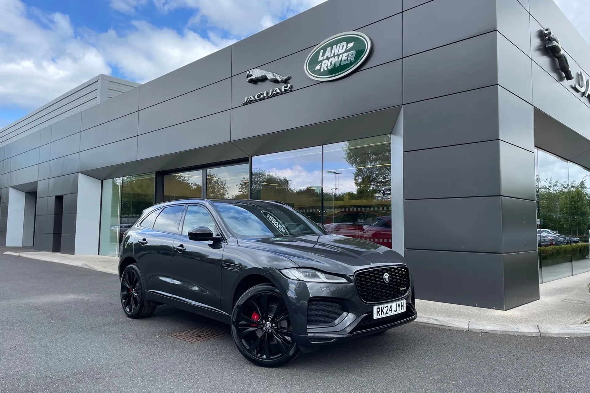 Jaguar F-PACE focused image