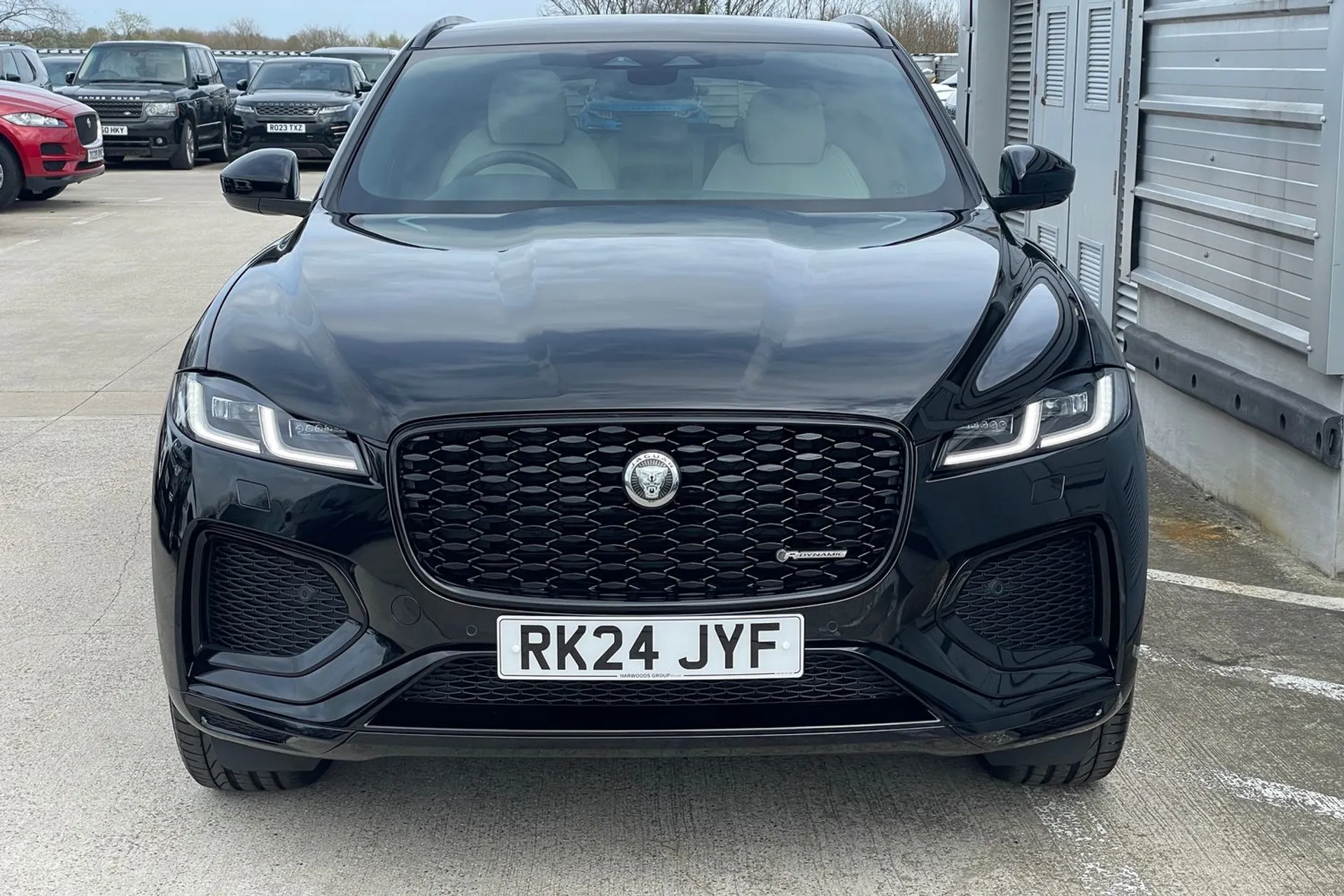 Jaguar F-PACE thumbnail image number 6