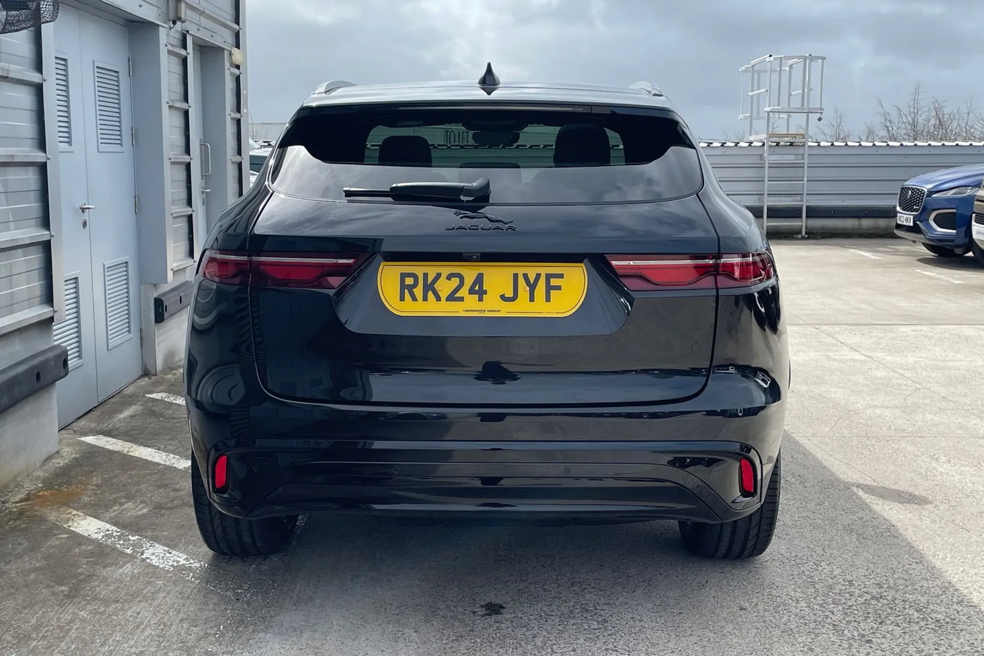 Jaguar F-PACE thumbnail image number 8