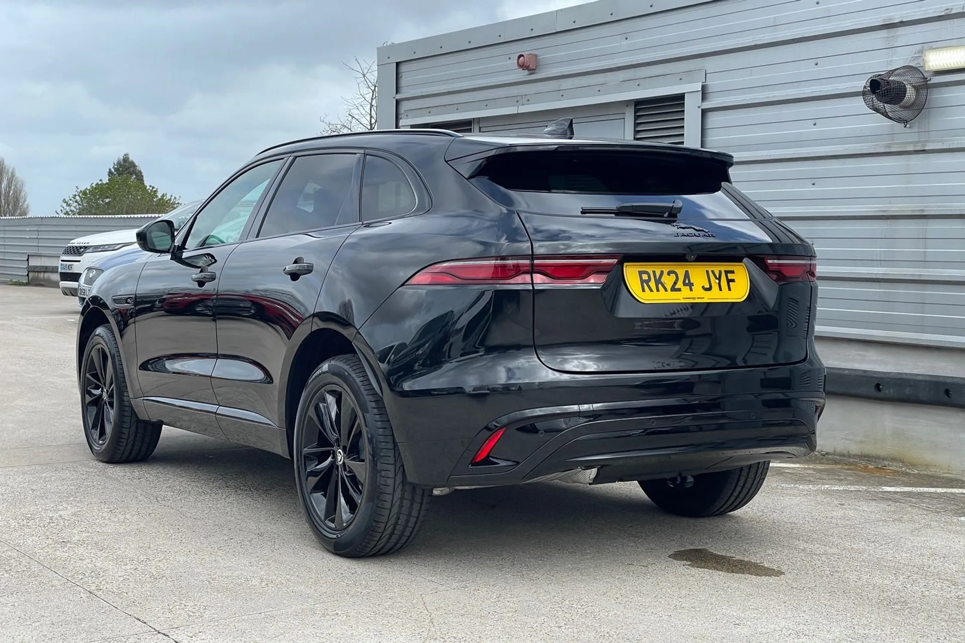 Jaguar F-PACE thumbnail image number 65