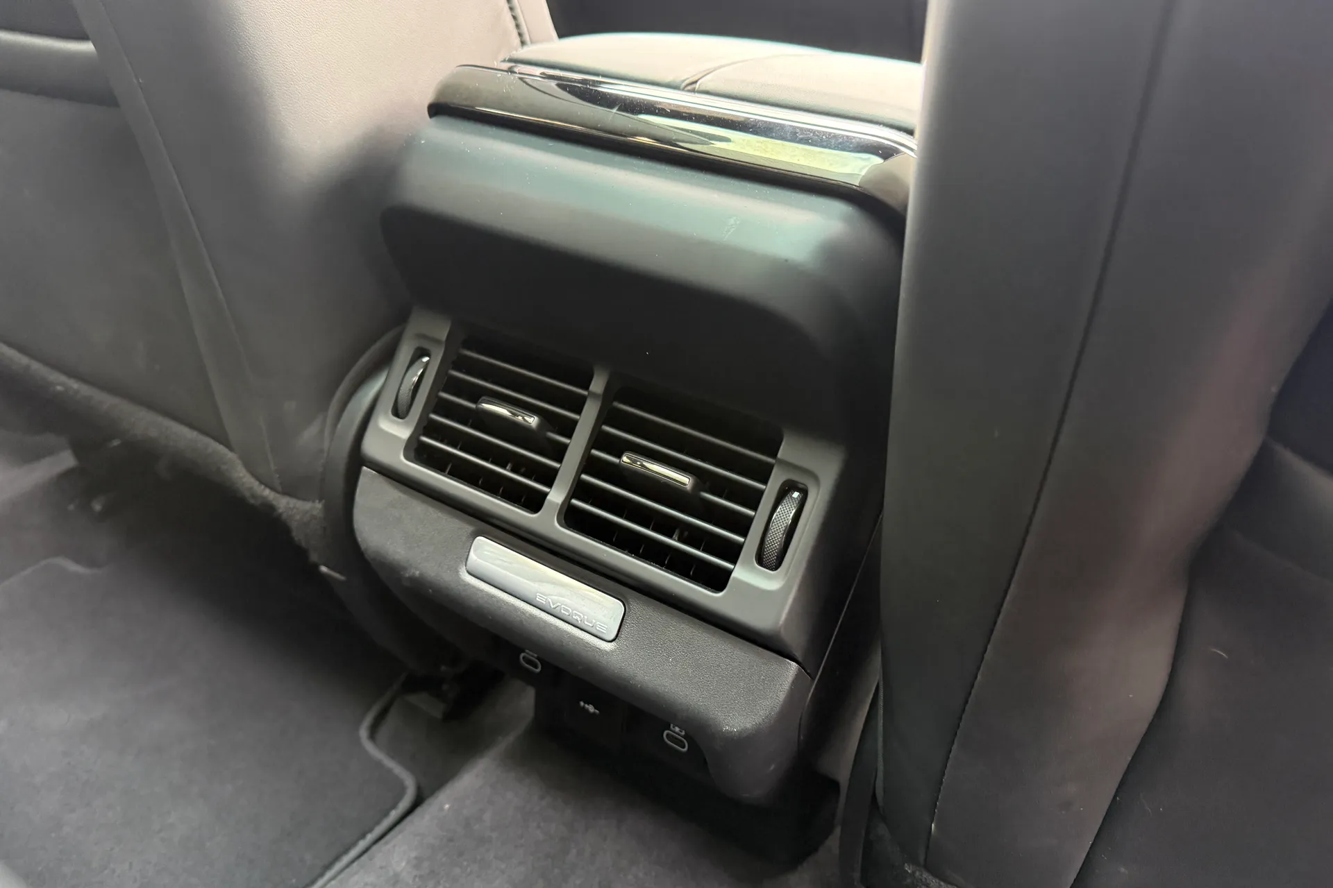 LAND ROVER RANGE ROVER EVOQUE thumbnail image number 32