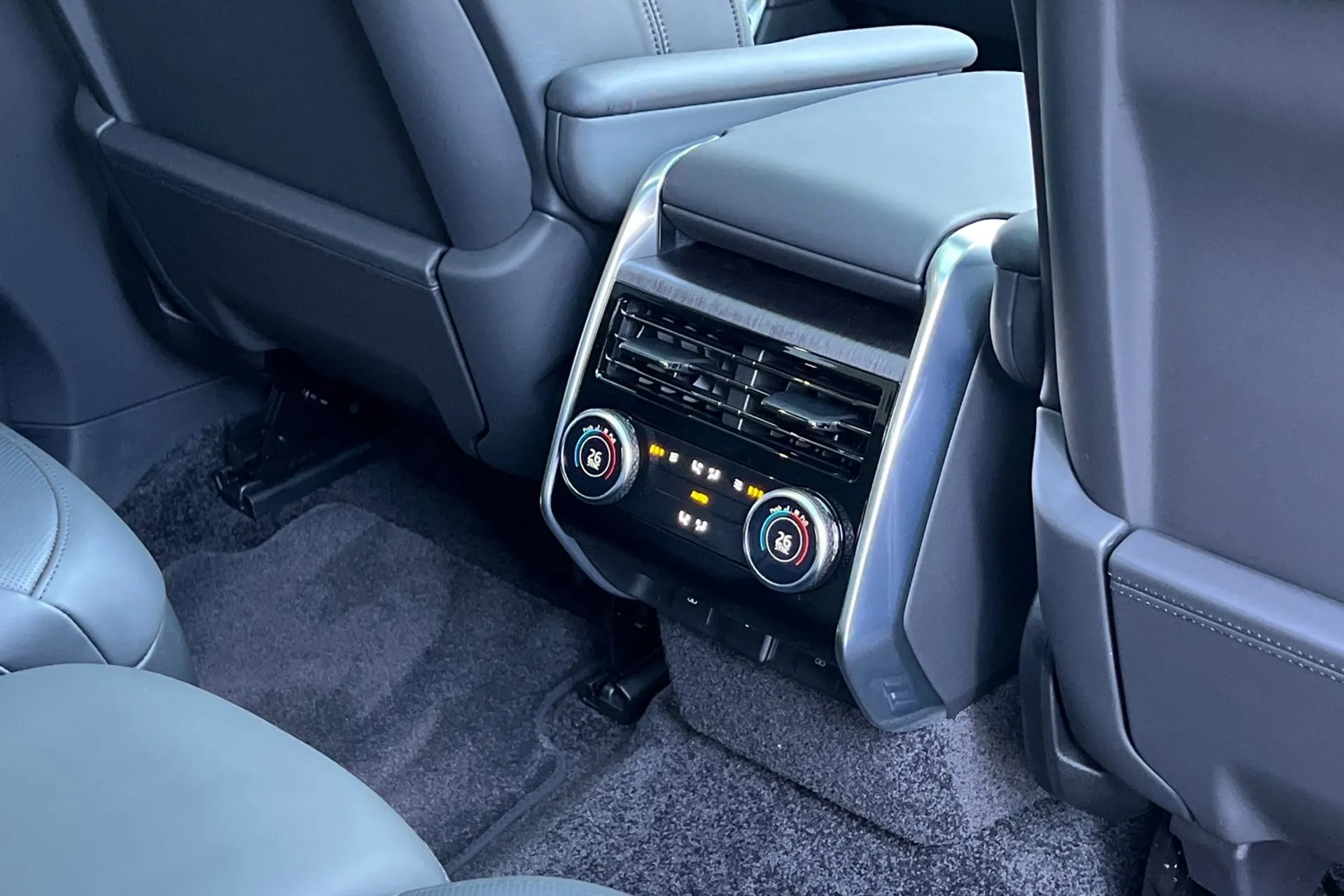 LAND ROVER RANGE ROVER thumbnail image number 40