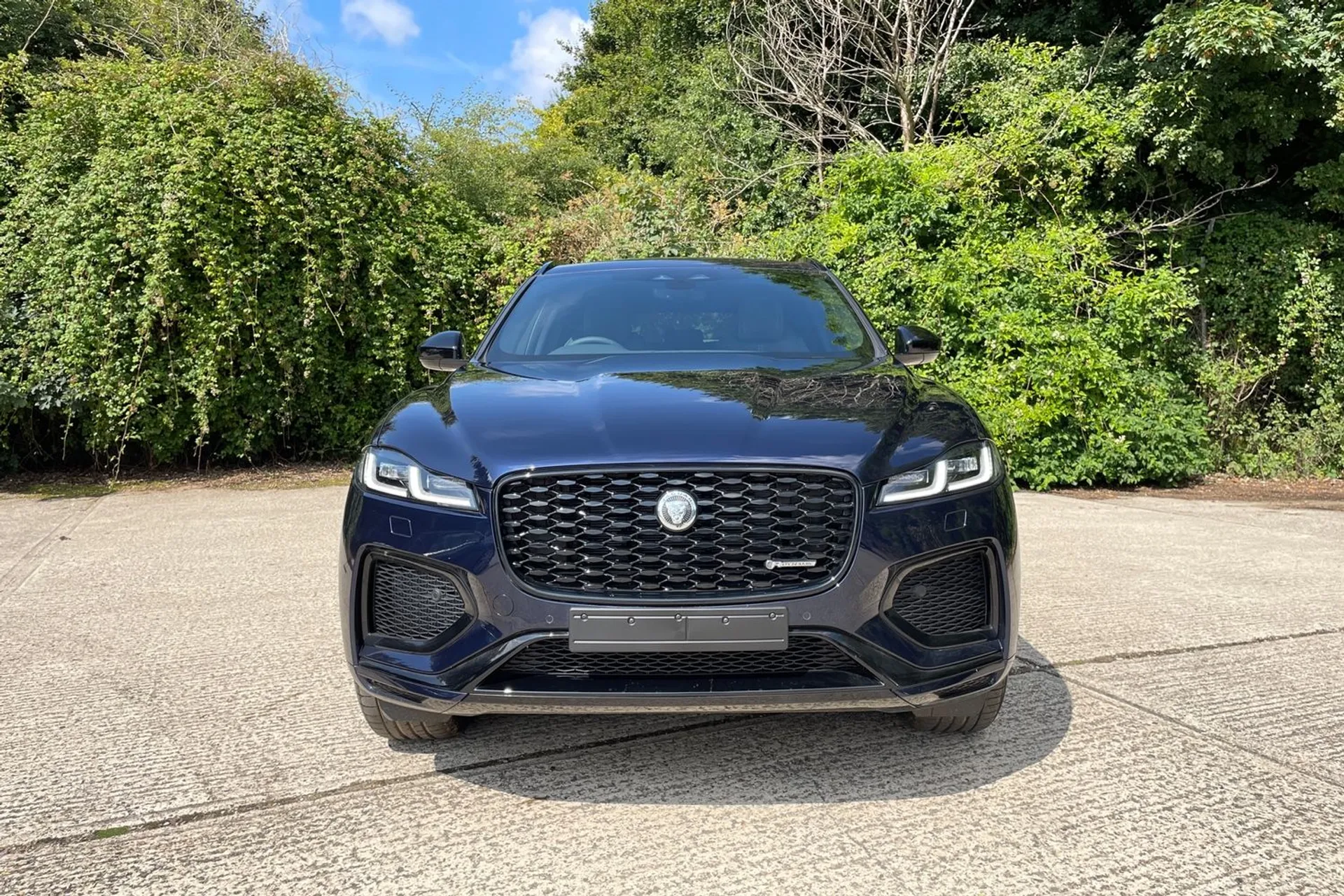 Jaguar F-Pace thumbnail image number 12