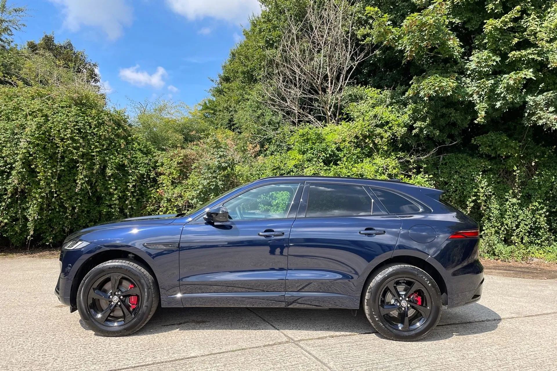 Jaguar F-Pace thumbnail image number 10