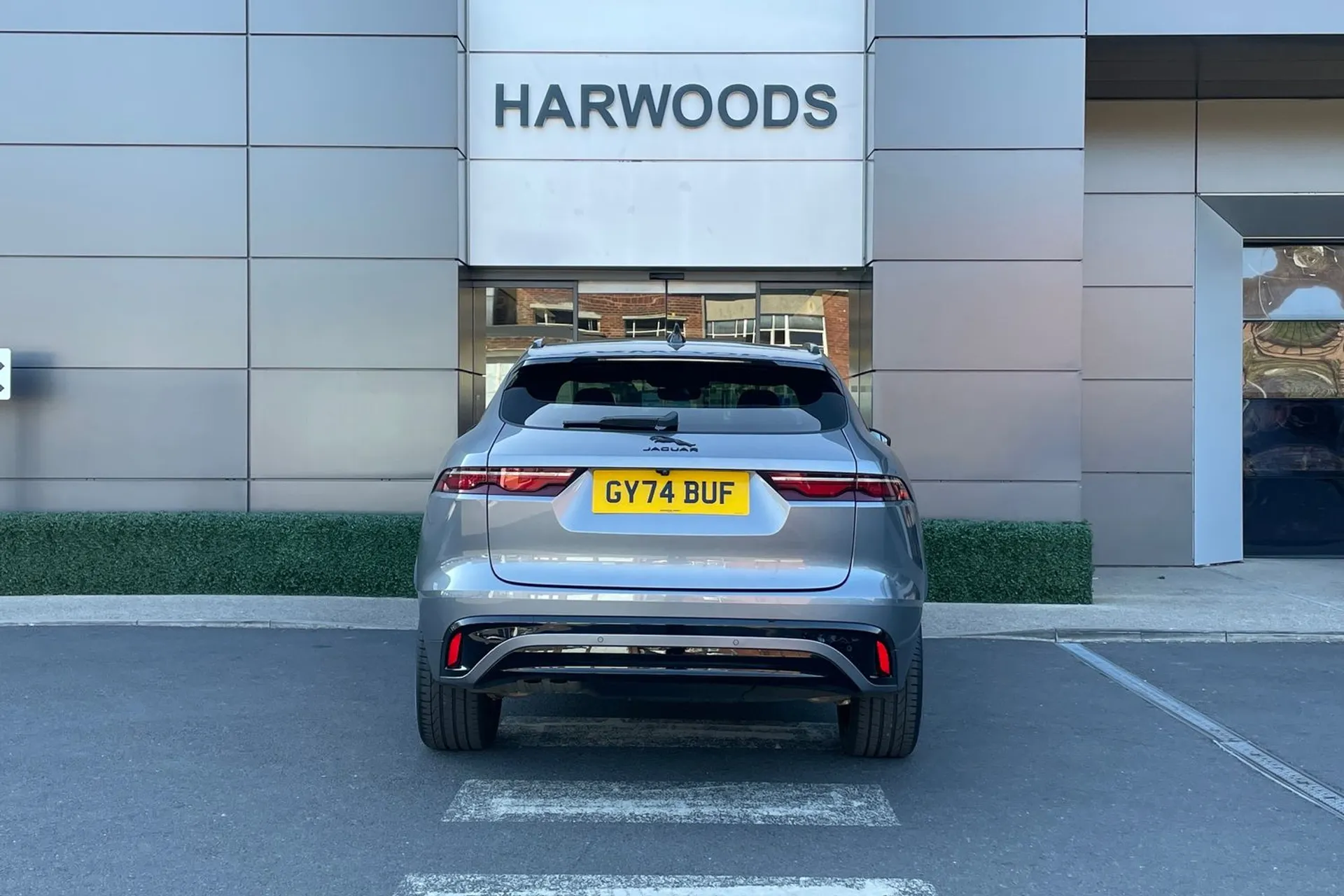 Jaguar F-PACE thumbnail image number 7