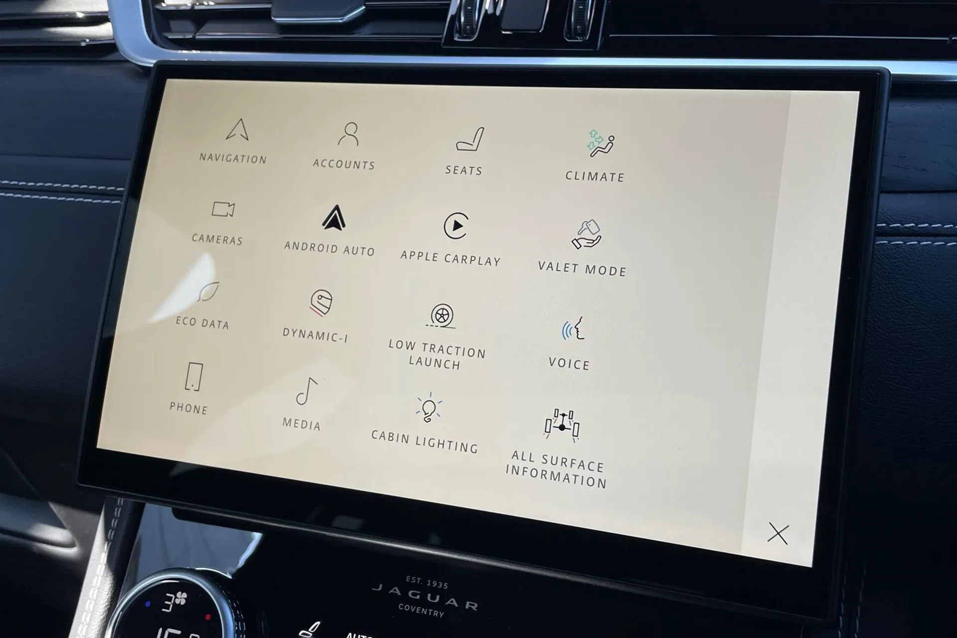 Jaguar F-PACE thumbnail image number 57