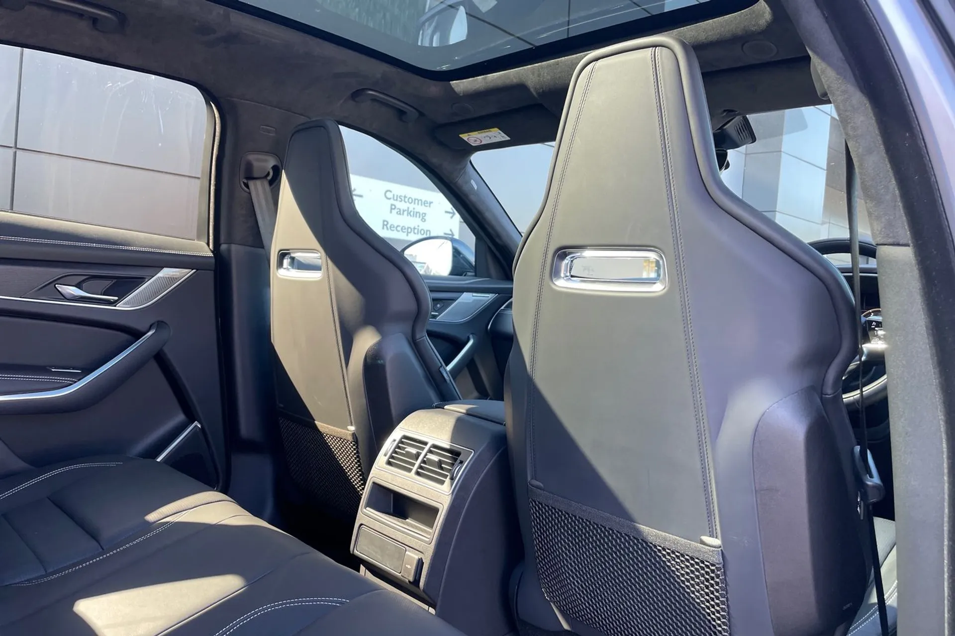 Jaguar F-PACE thumbnail image number 29