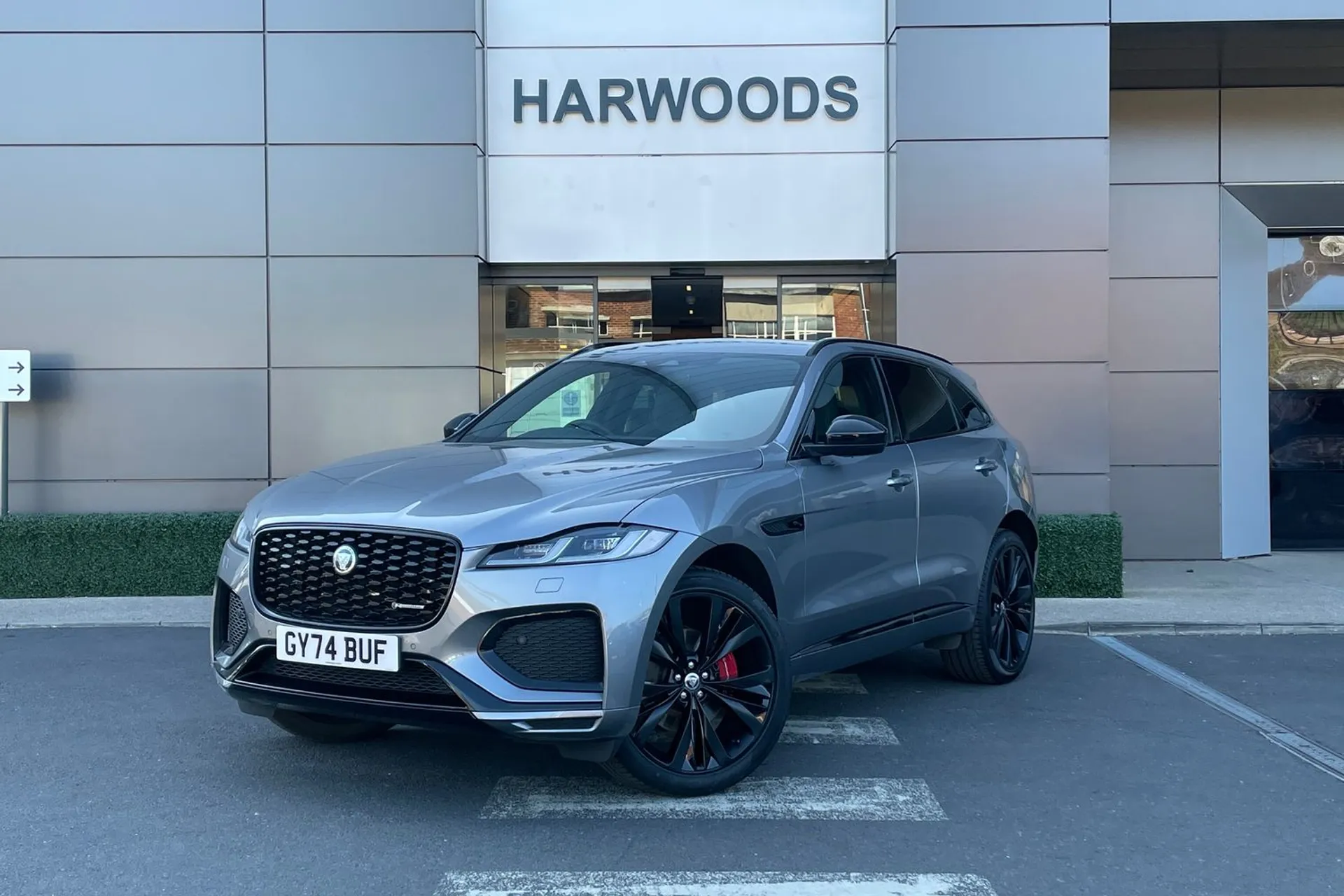Jaguar F-PACE thumbnail image number 13
