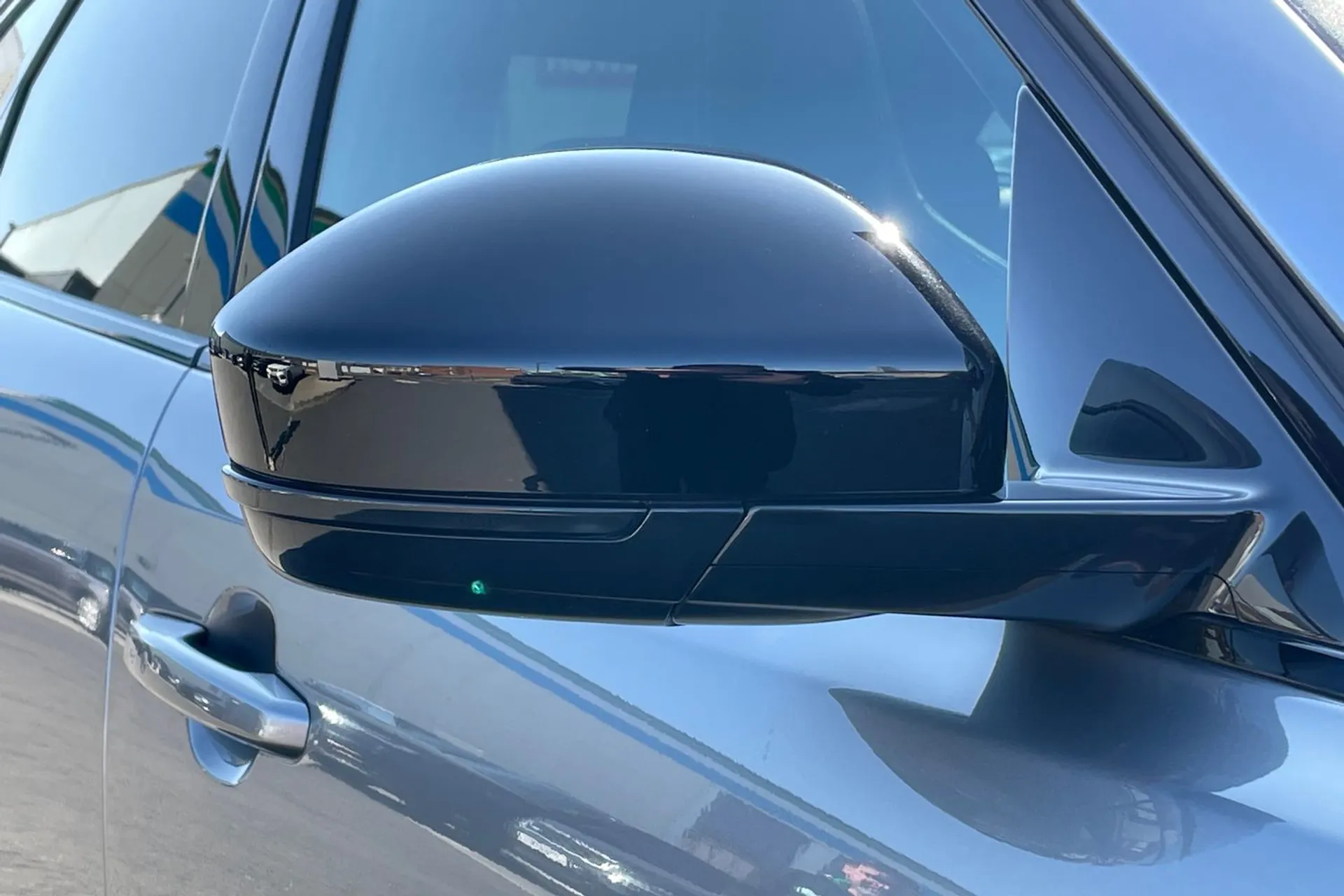 Jaguar F-PACE thumbnail image number 22
