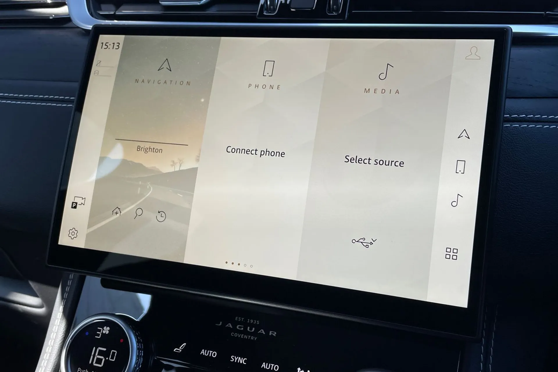 Jaguar F-PACE thumbnail image number 54