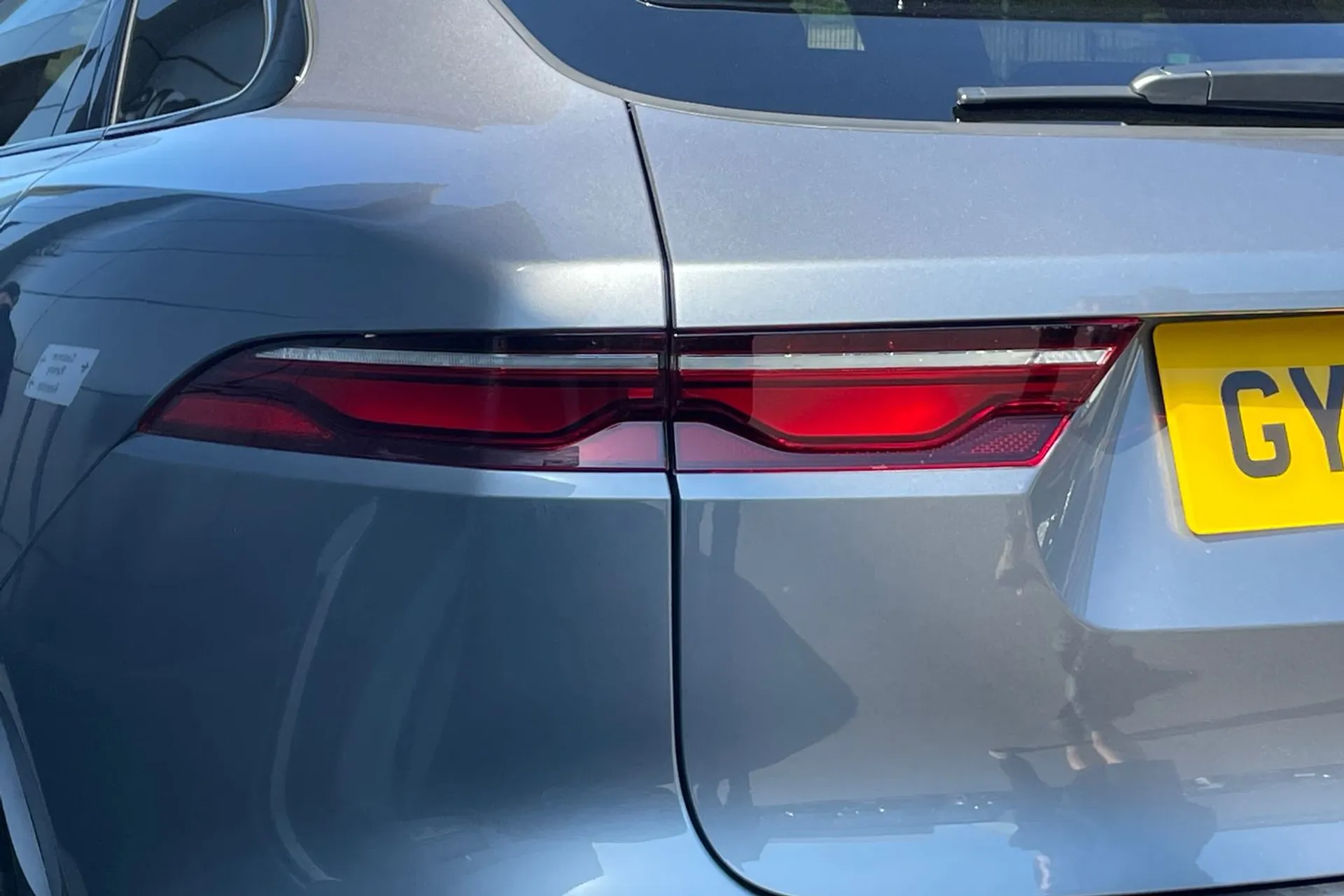 Jaguar F-PACE thumbnail image number 23