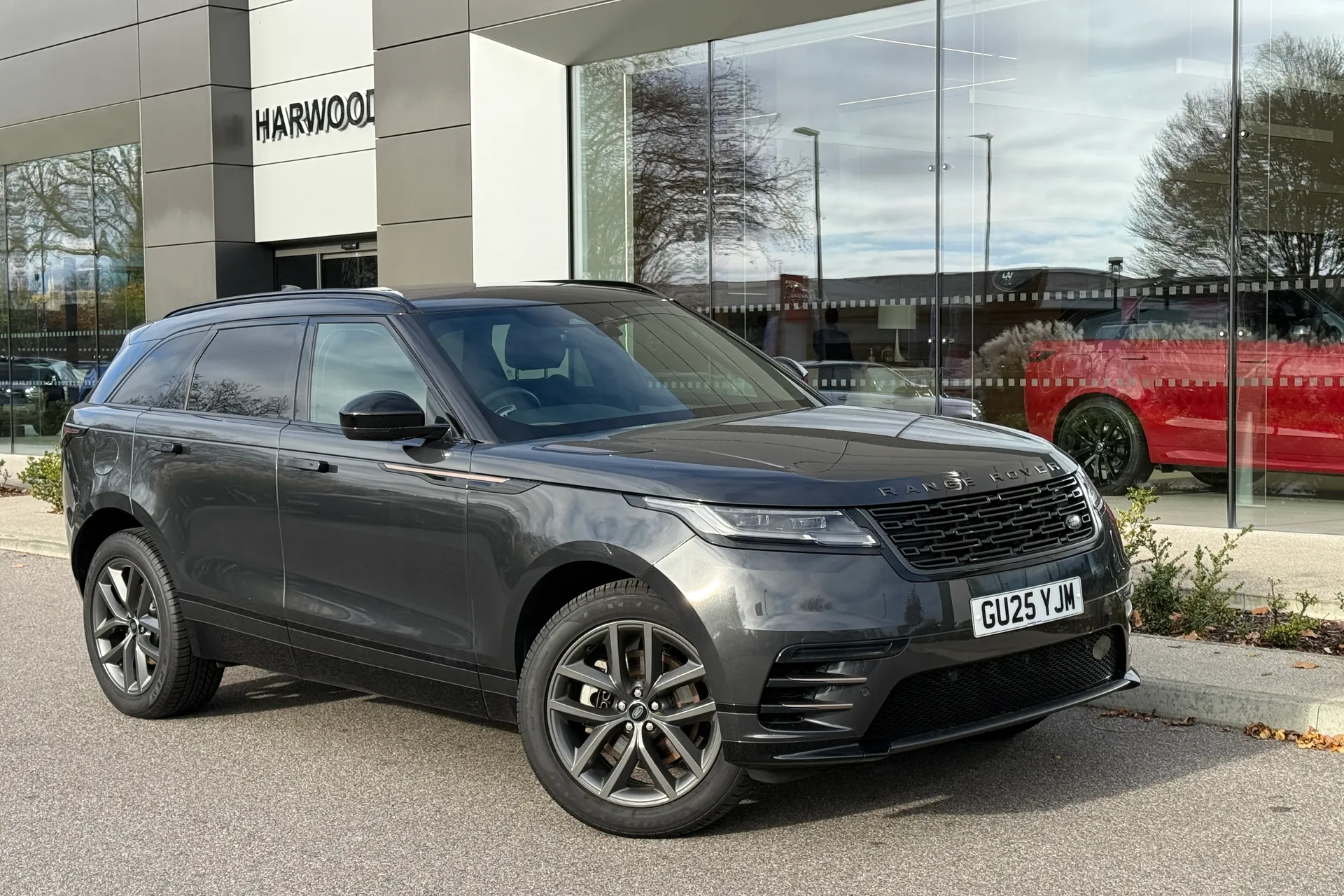 LAND ROVER RANGE ROVER VELAR focused image
