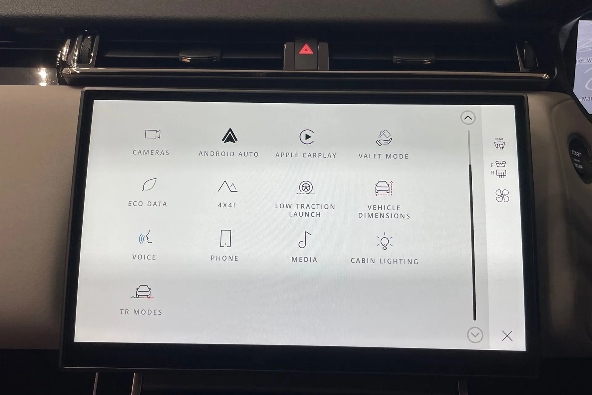 LAND ROVER RANGE ROVER VELAR thumbnail image number 43