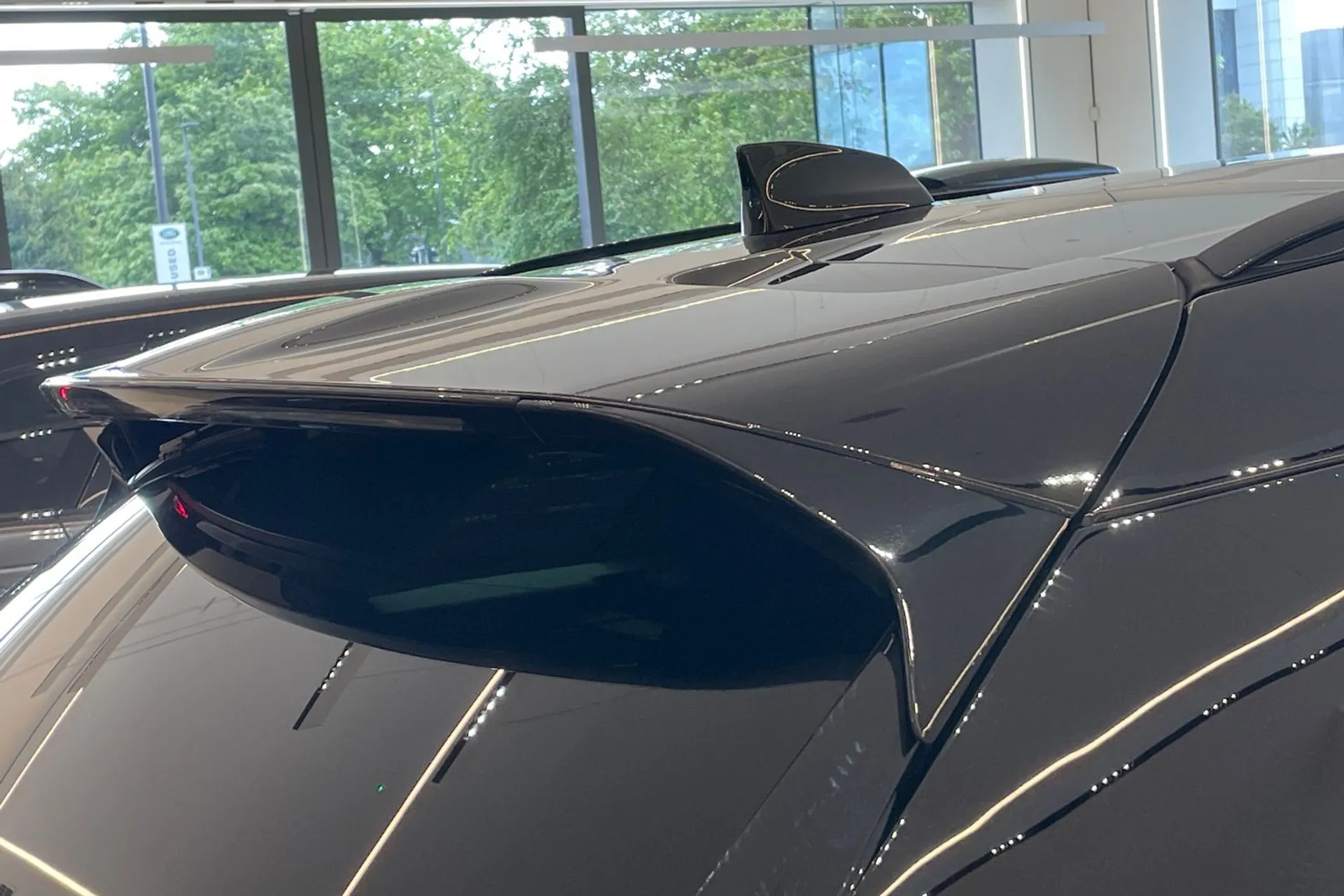 LAND ROVER RANGE ROVER VELAR thumbnail image number 15