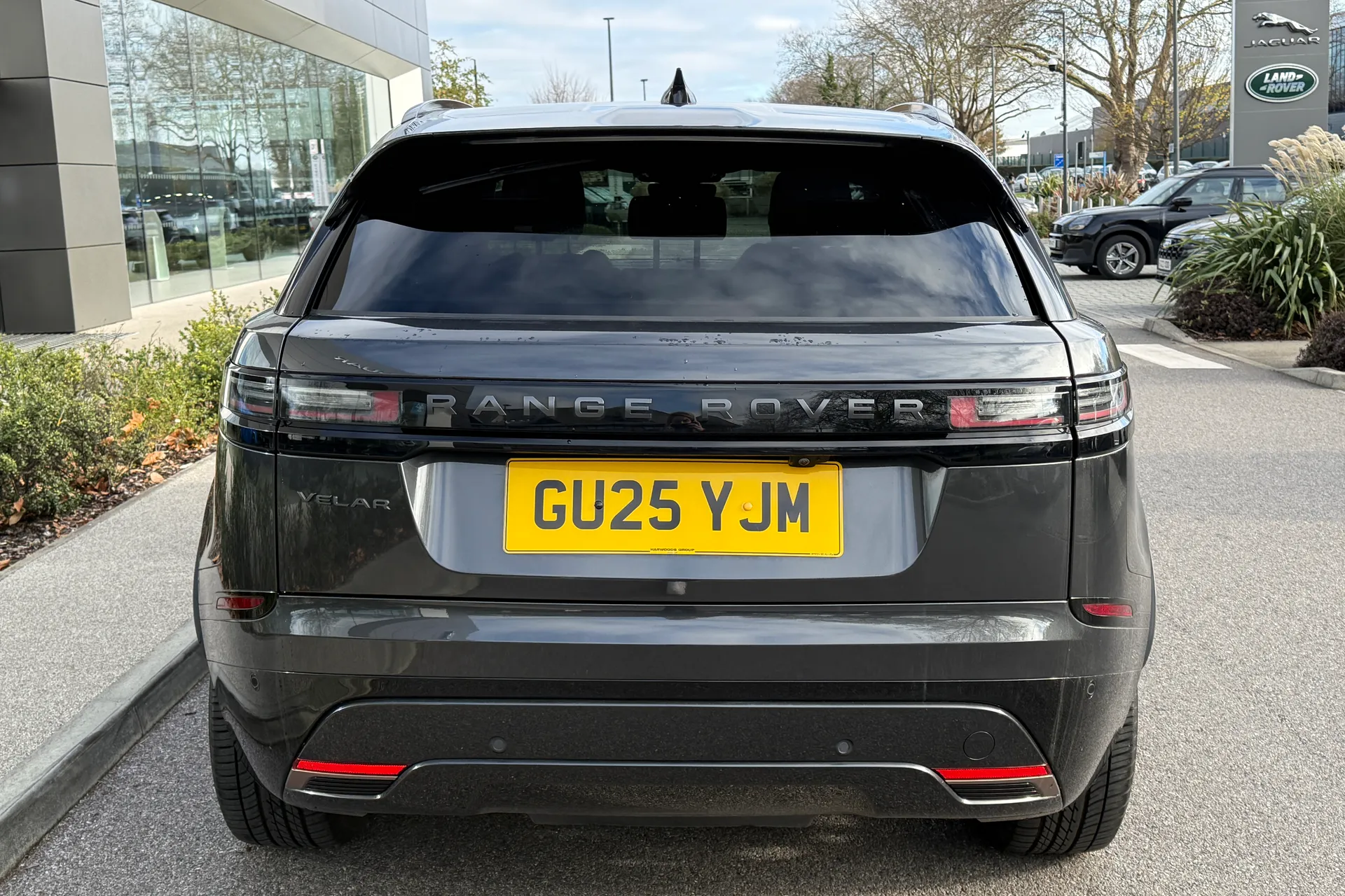 LAND ROVER RANGE ROVER VELAR thumbnail image number 10