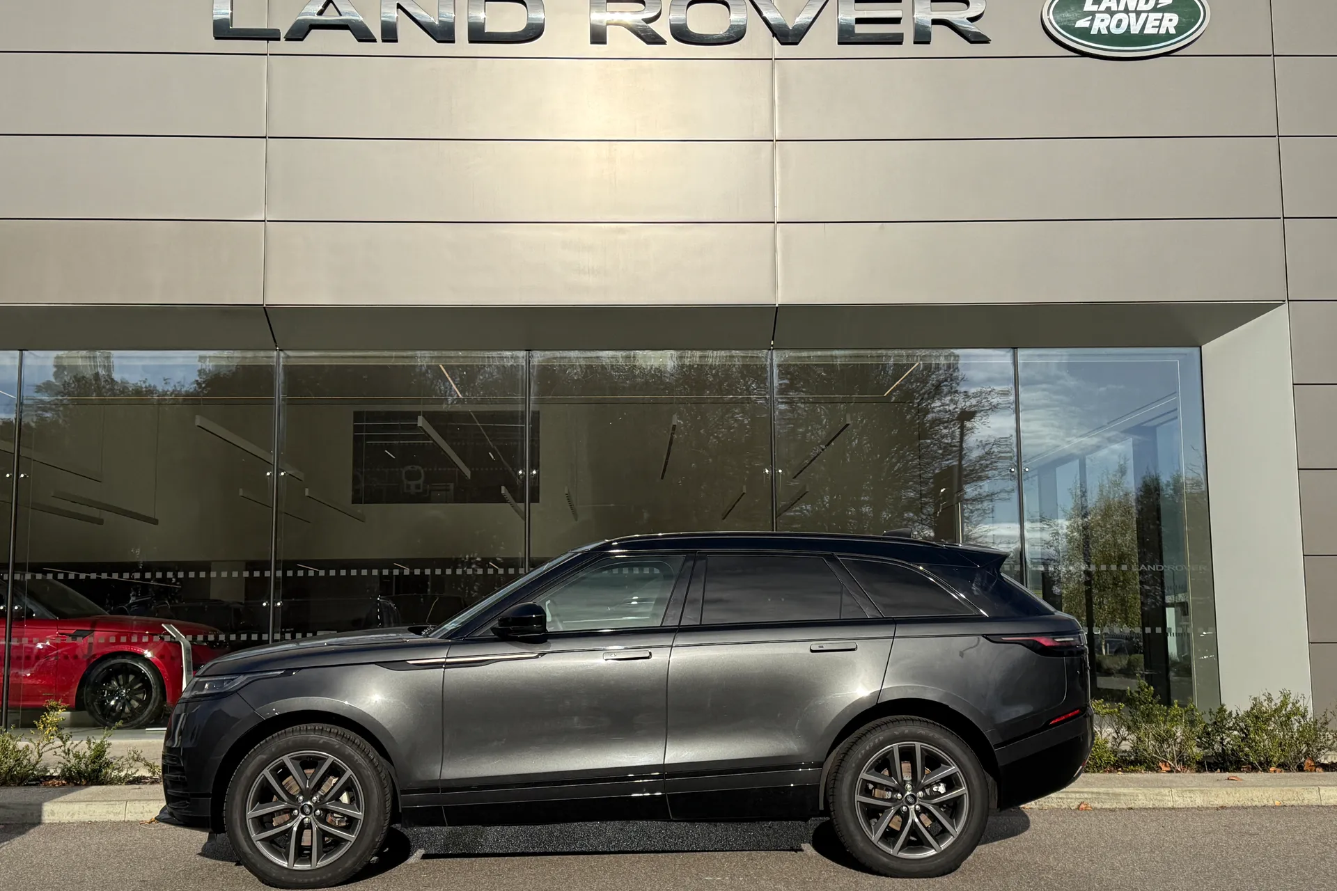 LAND ROVER RANGE ROVER VELAR thumbnail image number 7