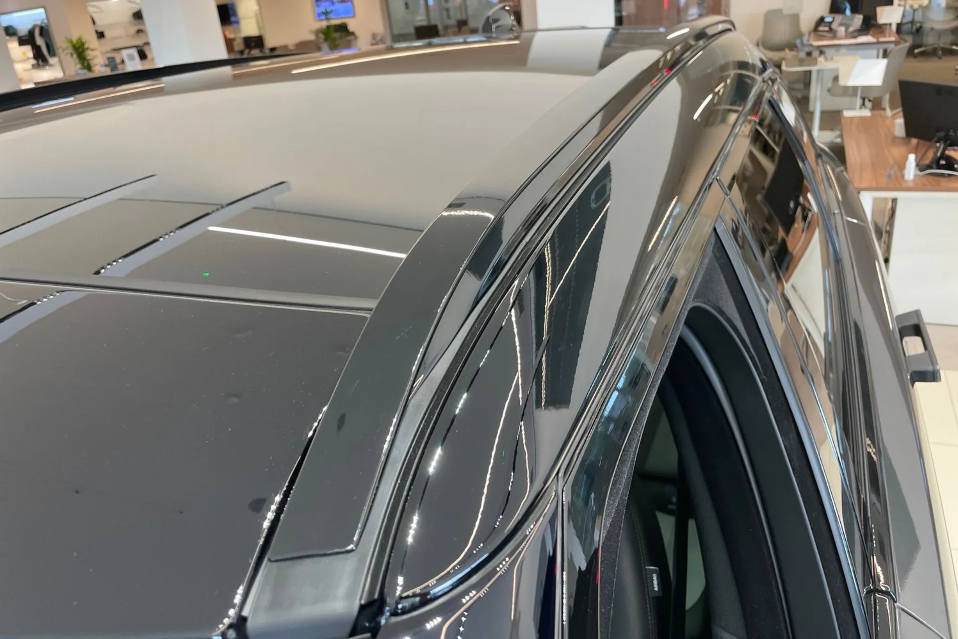 LAND ROVER RANGE ROVER VELAR thumbnail image number 17