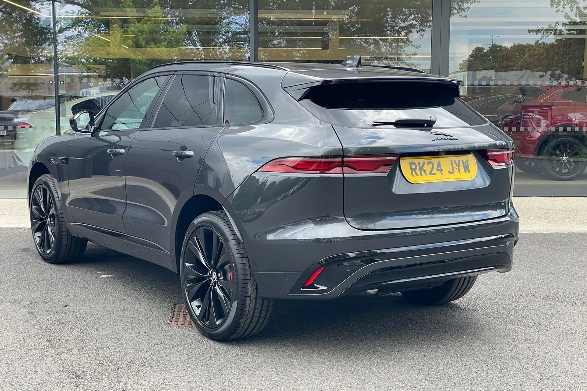 Jaguar F-PACE thumbnail image number 63