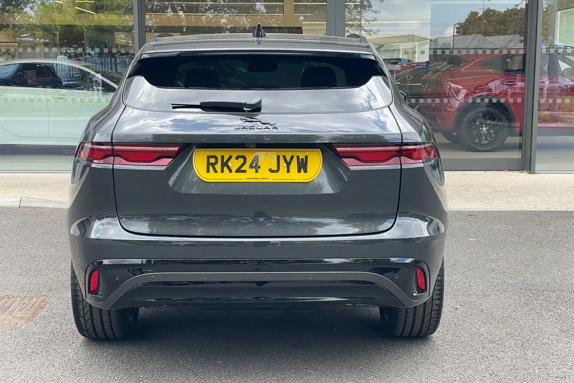 Jaguar F-PACE thumbnail image number 8