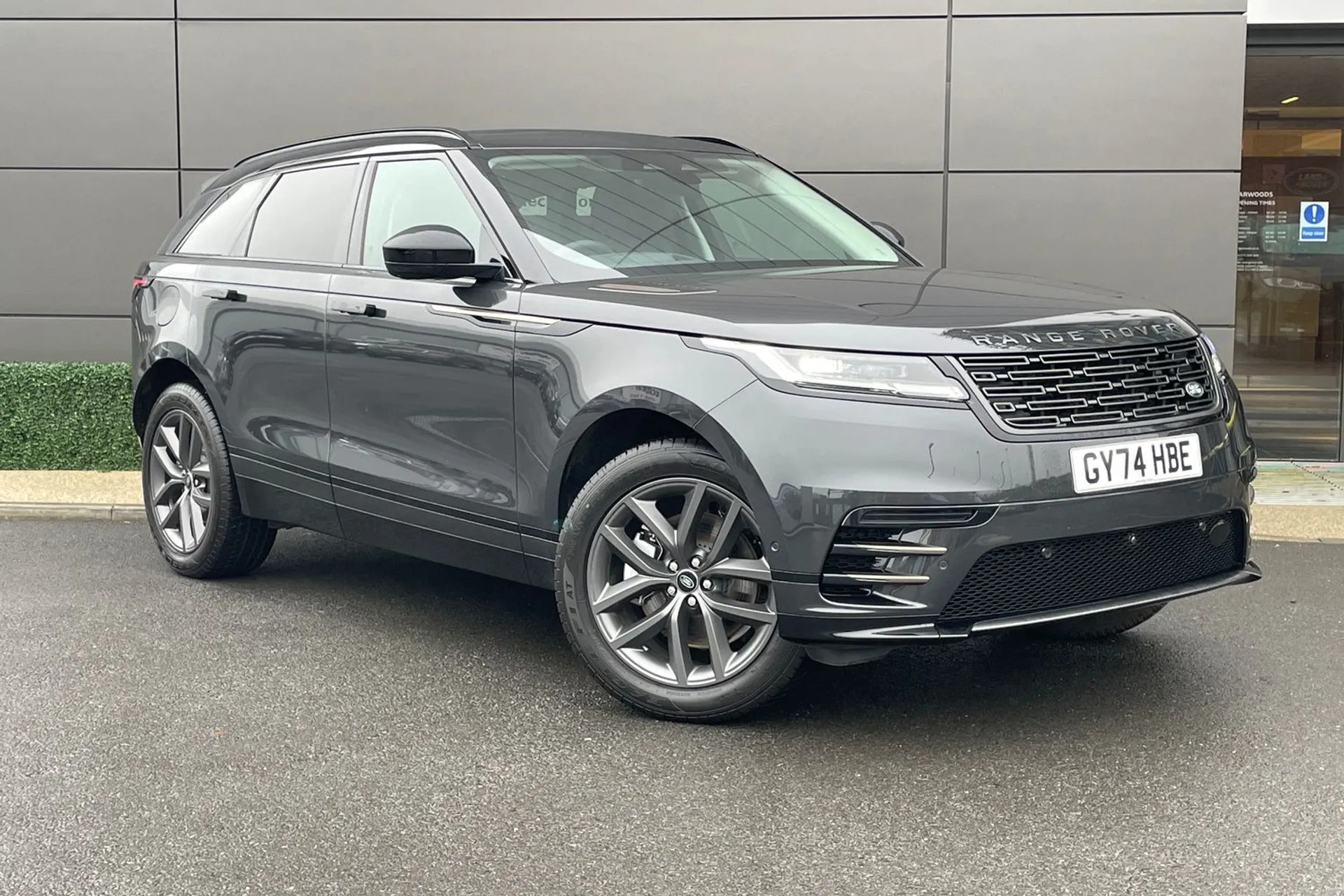 LAND ROVER RANGE ROVER VELAR focused image