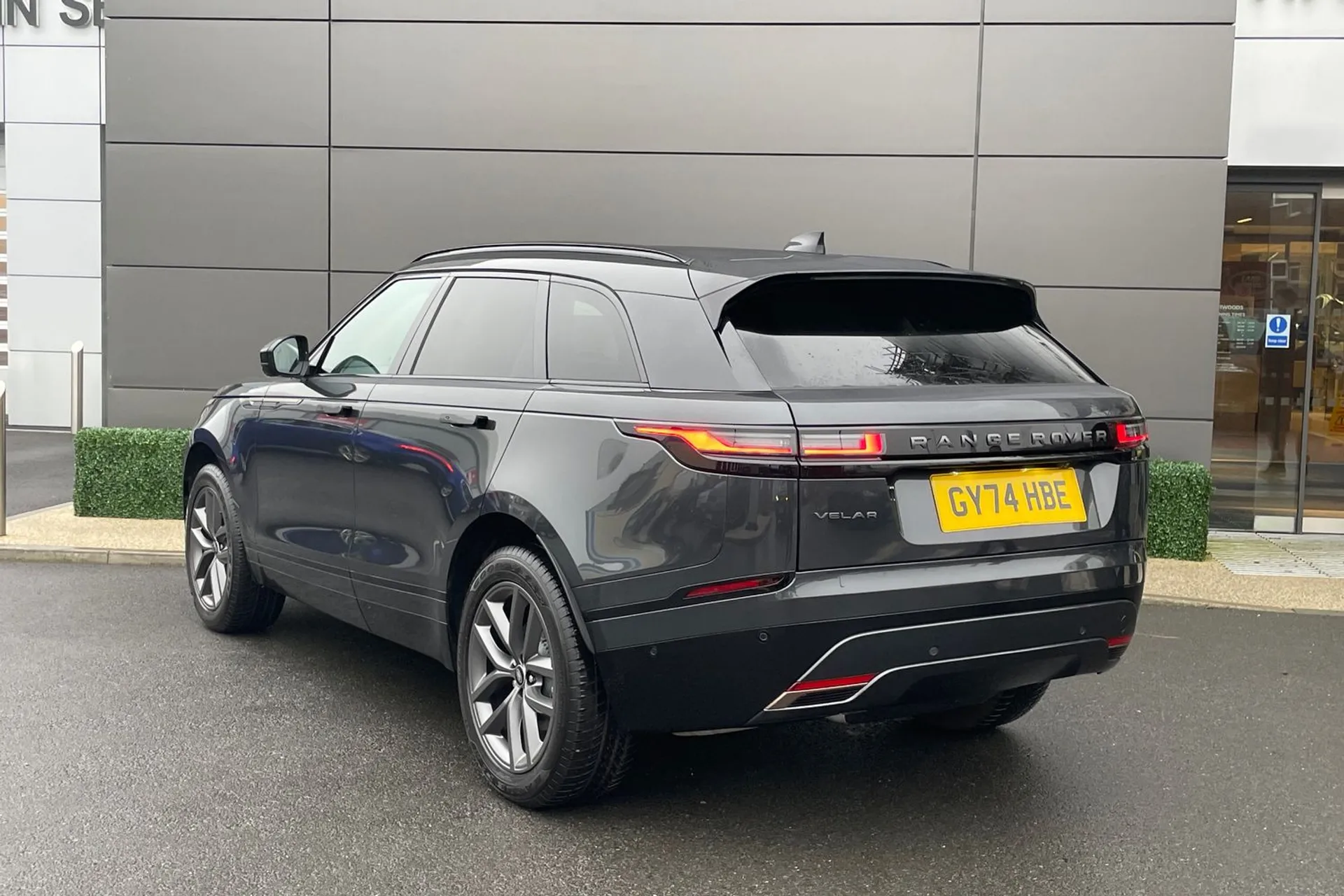 LAND ROVER RANGE ROVER VELAR thumbnail image number 10