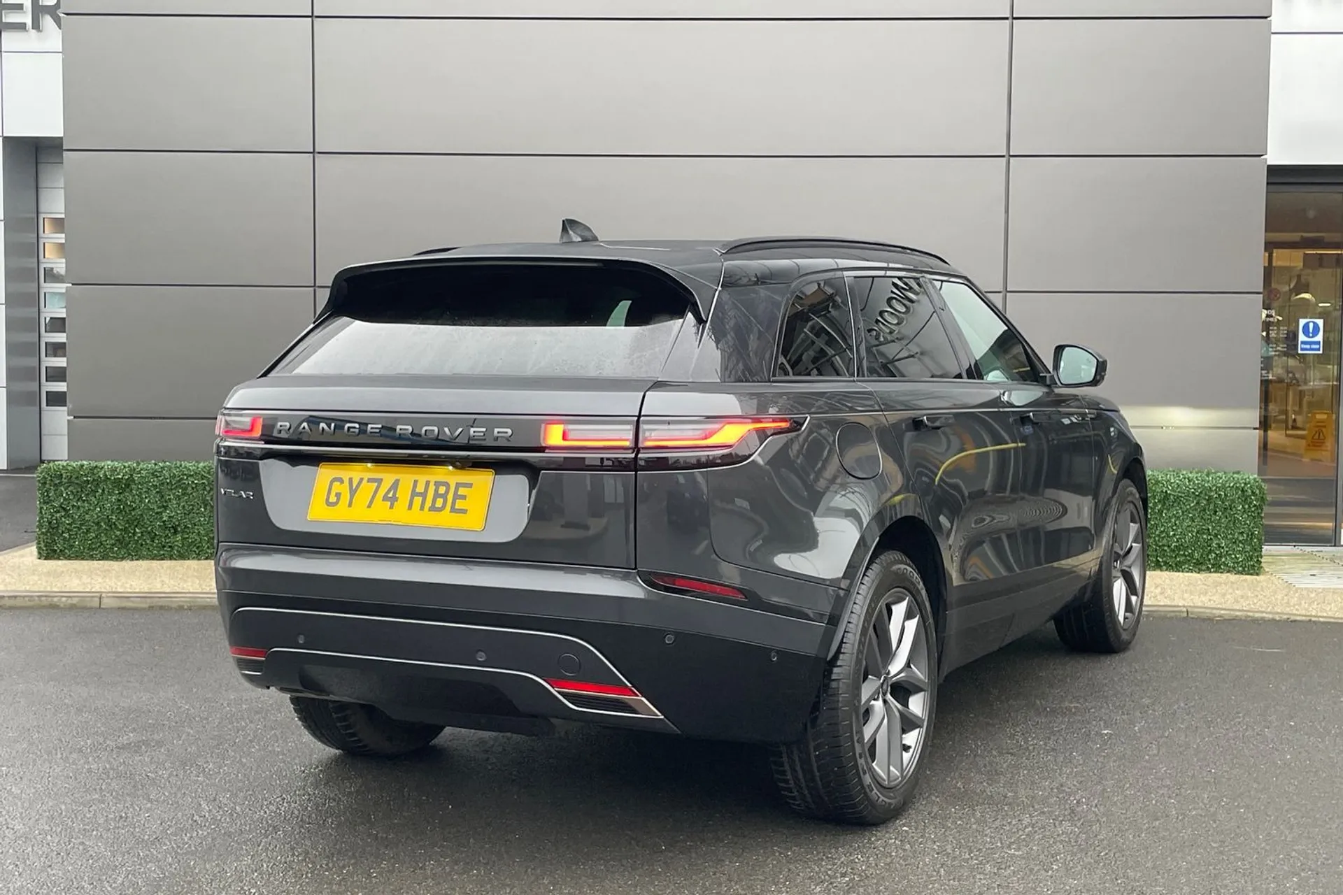 LAND ROVER RANGE ROVER VELAR thumbnail image number 7