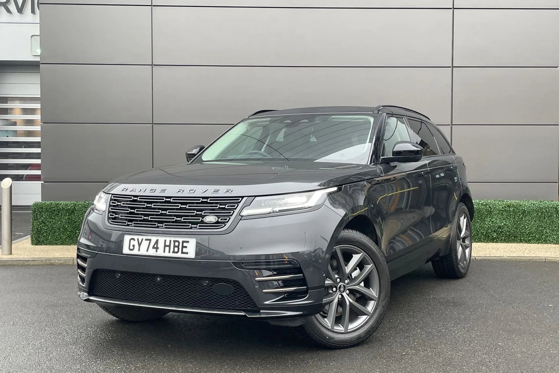 LAND ROVER RANGE ROVER VELAR thumbnail image number 17