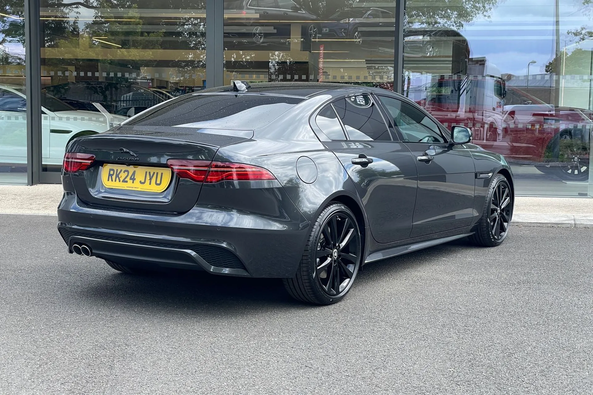 Jaguar XE thumbnail image number 7