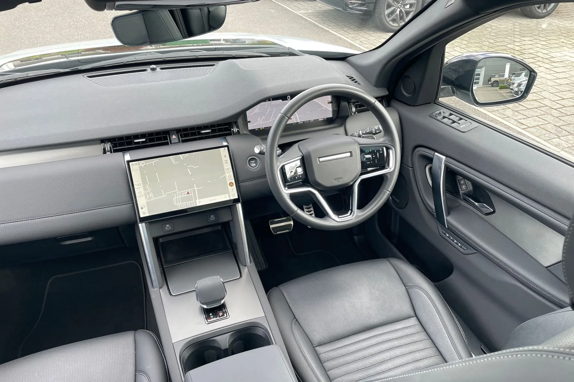 LAND ROVER DISCOVERY SPORT thumbnail image number 18