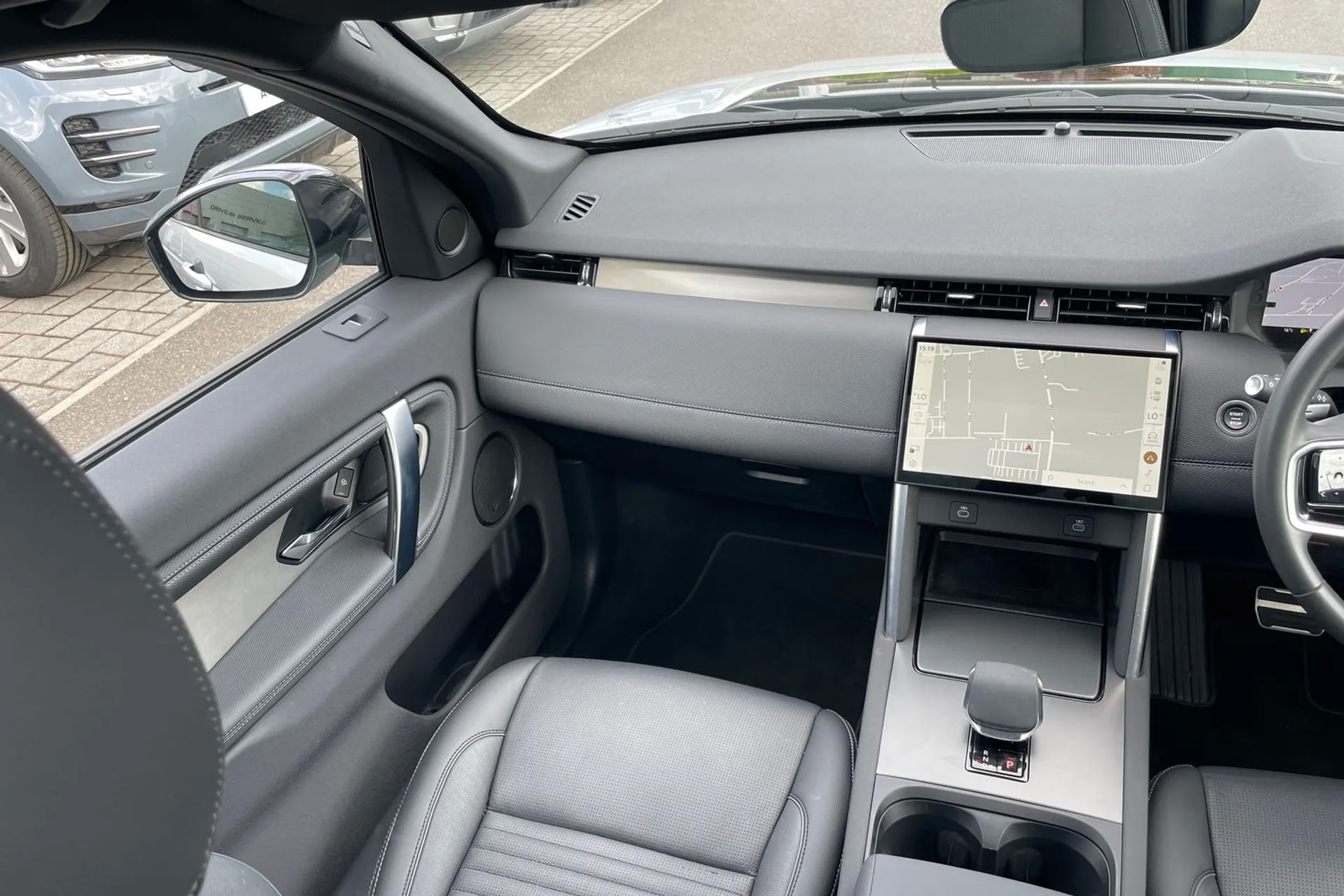 LAND ROVER DISCOVERY SPORT thumbnail image number 15