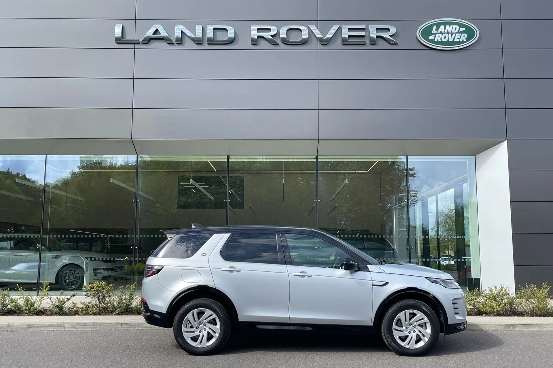 LAND ROVER DISCOVERY SPORT thumbnail image number 2