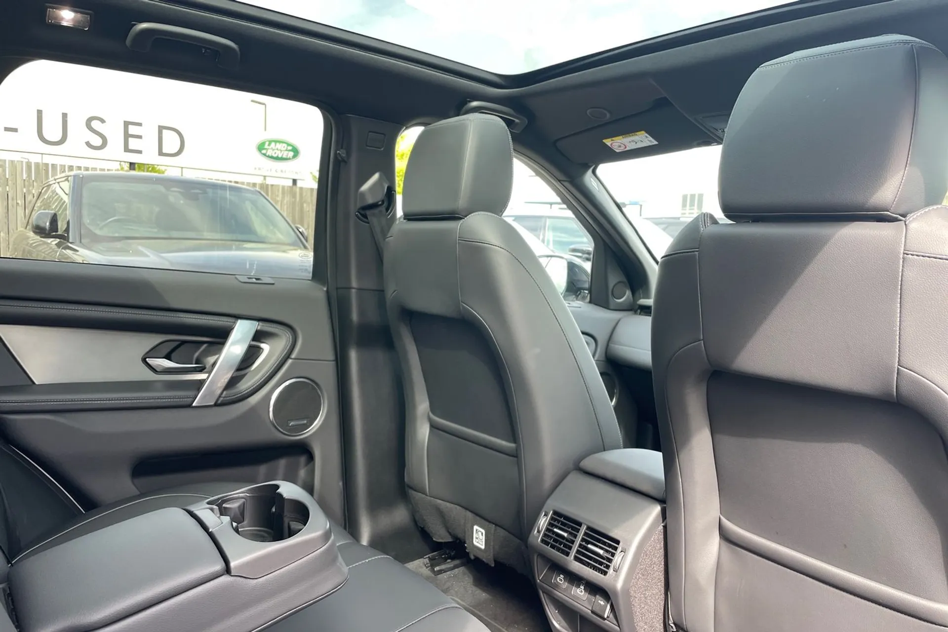 LAND ROVER DISCOVERY SPORT thumbnail image number 28