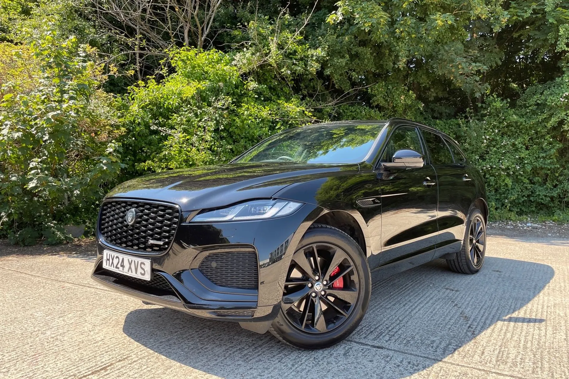 Jaguar F-PACE thumbnail image number 11