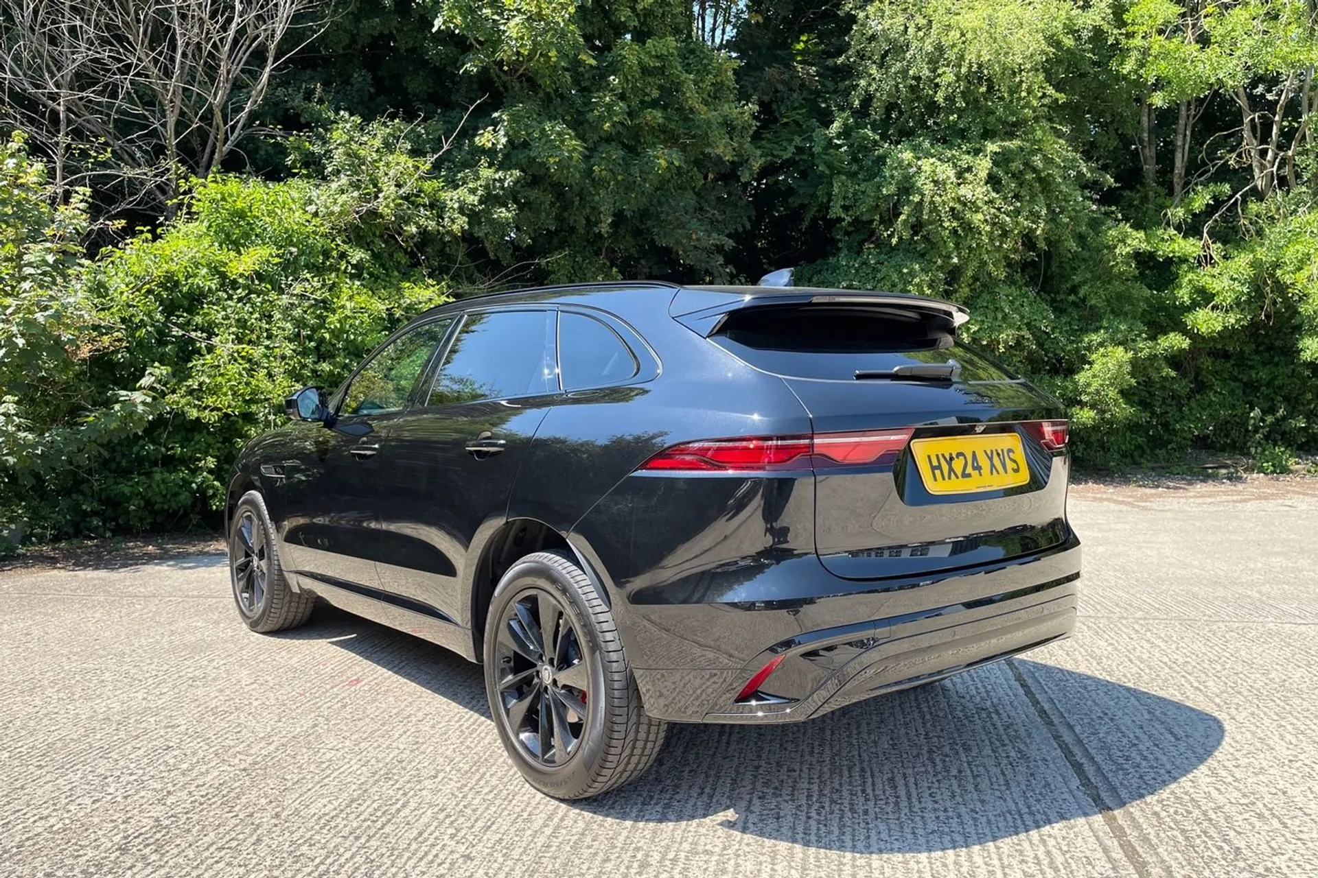 Jaguar F-PACE thumbnail image number 9