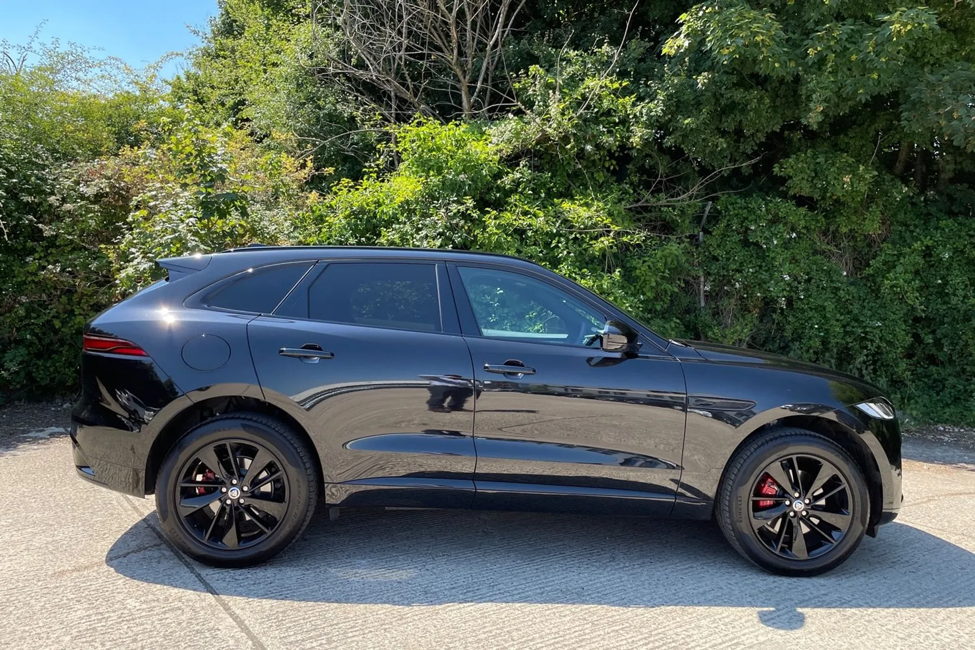 Jaguar F-PACE thumbnail image number 7