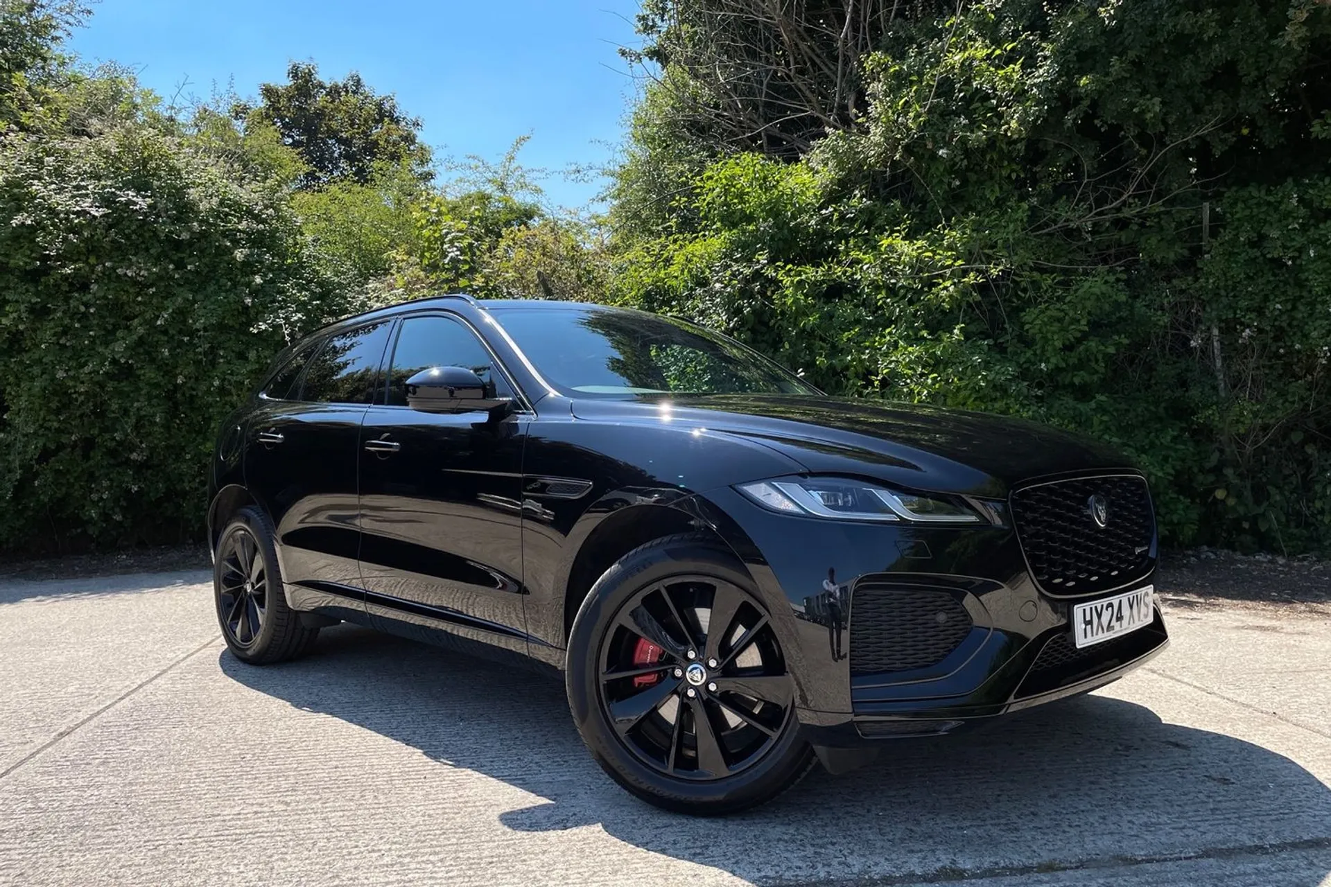 Jaguar F-PACE focused image