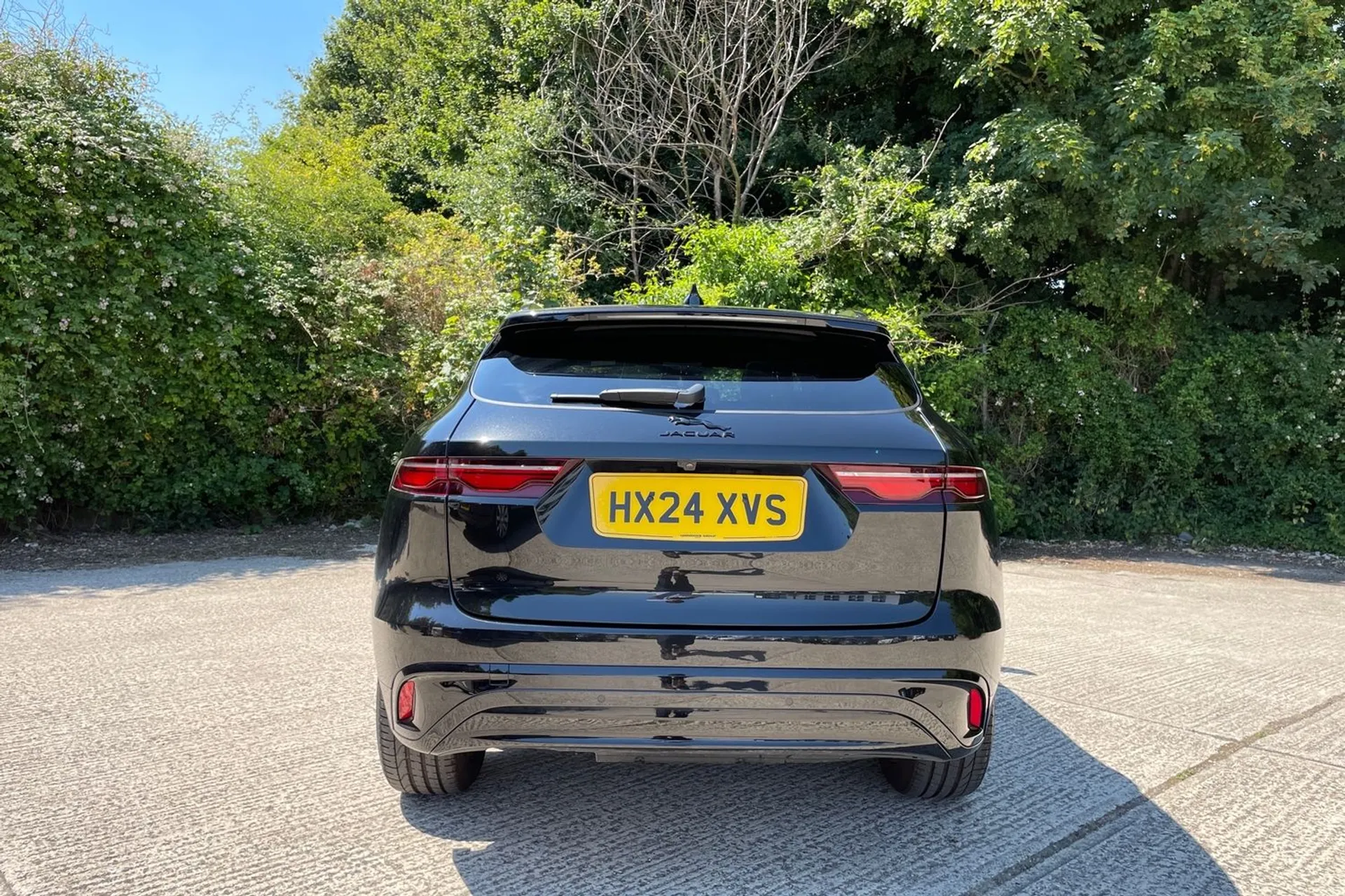 Jaguar F-PACE thumbnail image number 8