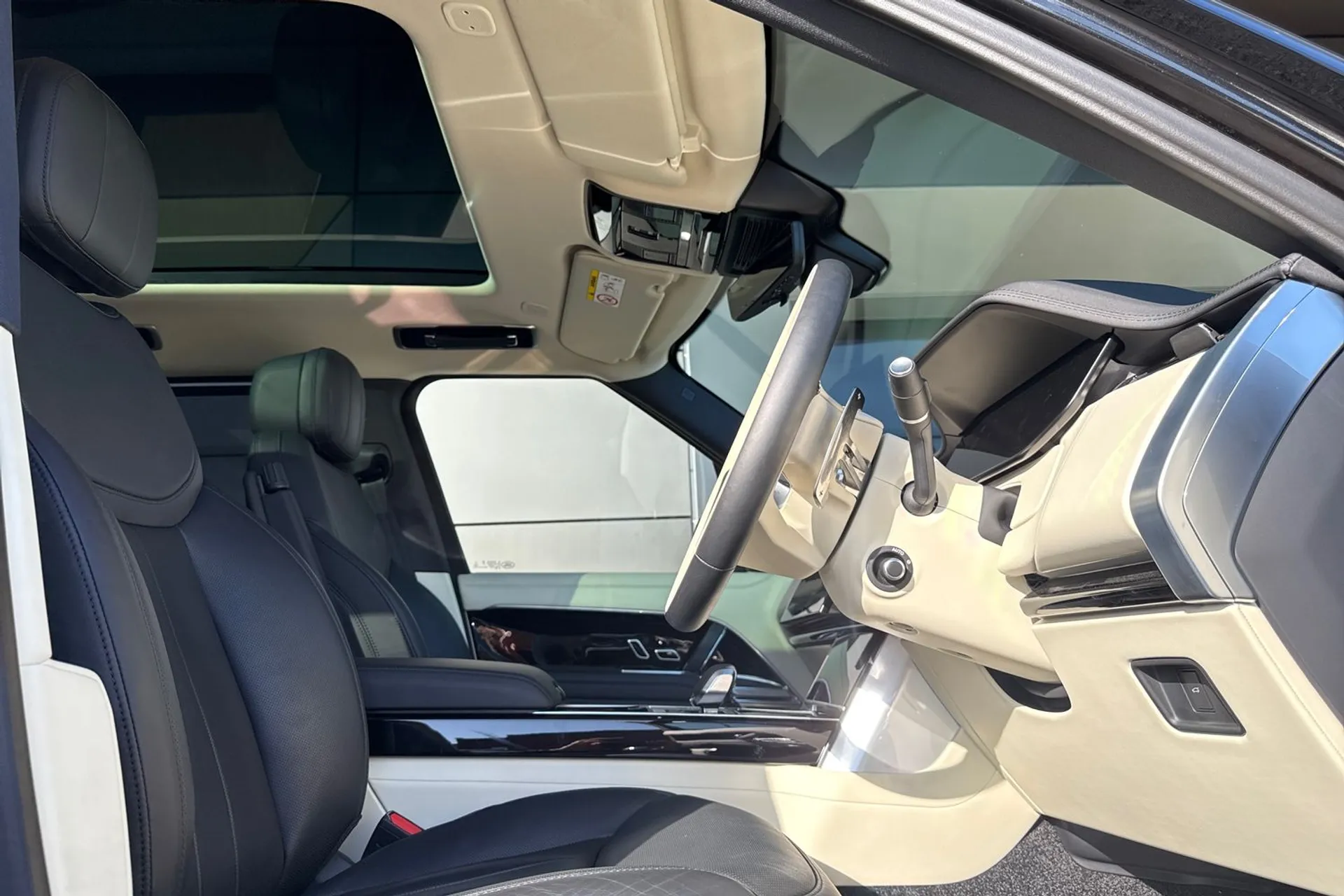 LAND ROVER RANGE ROVER thumbnail image number 17