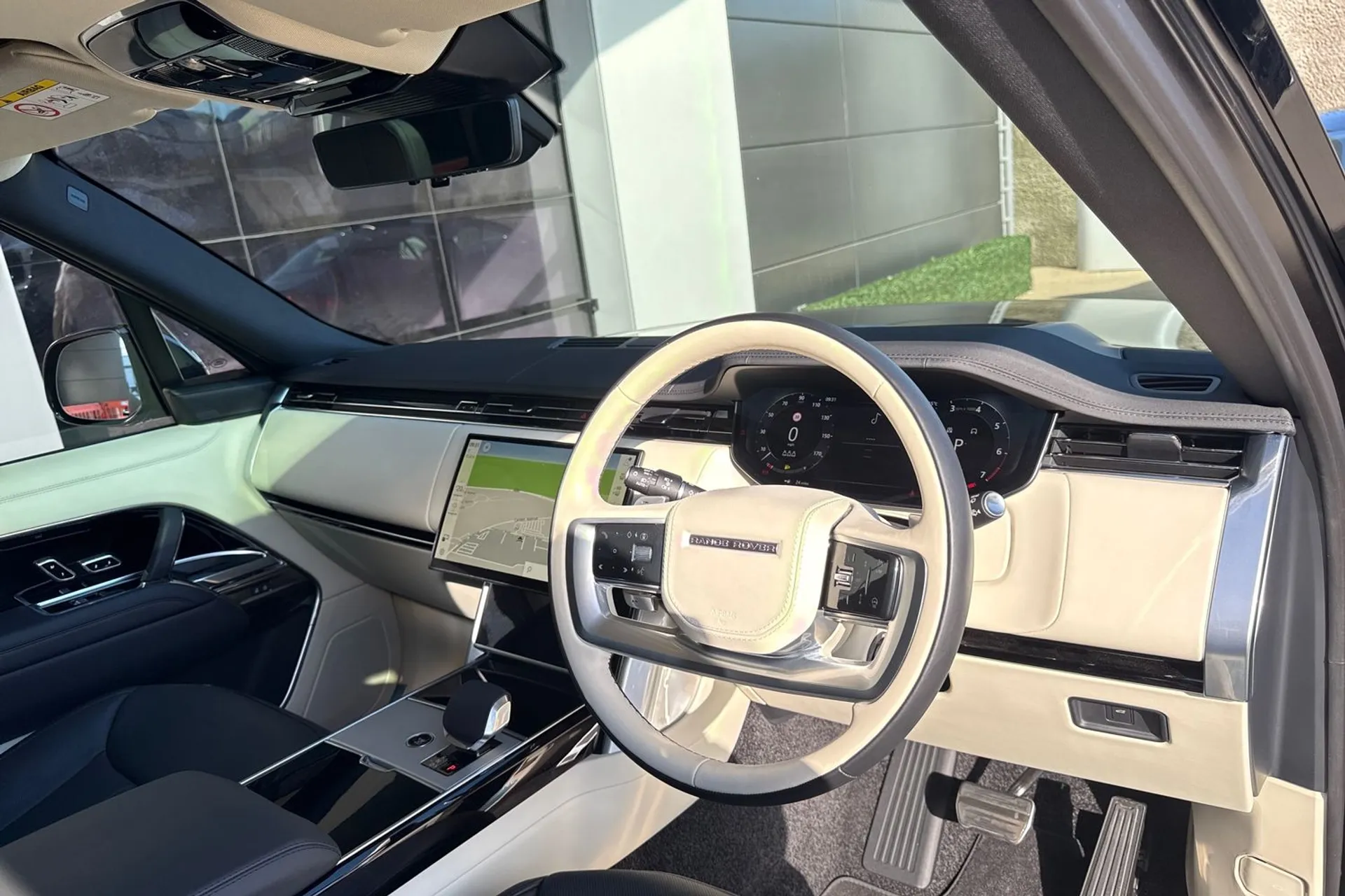 LAND ROVER RANGE ROVER thumbnail image number 21