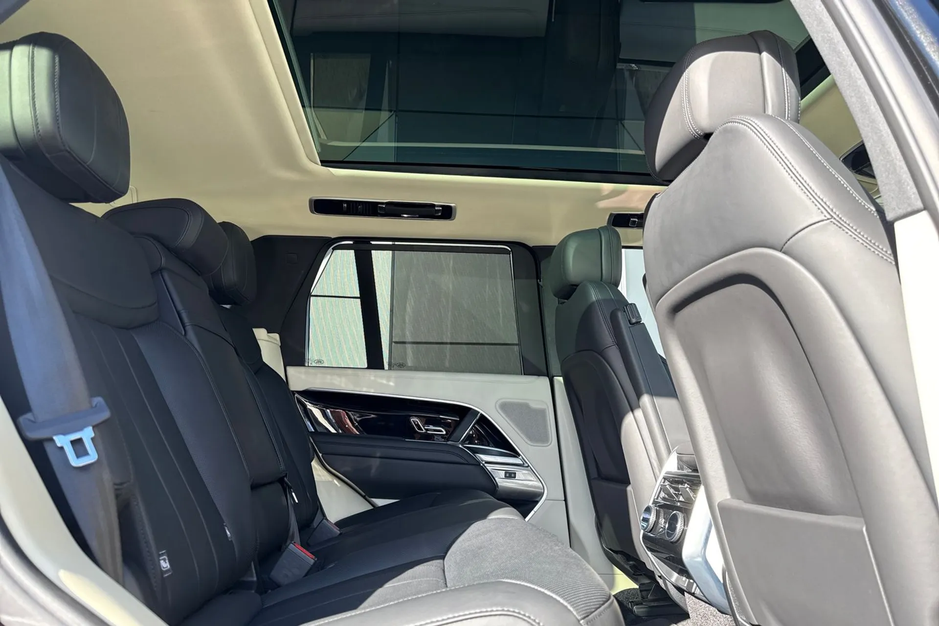 LAND ROVER RANGE ROVER thumbnail image number 44