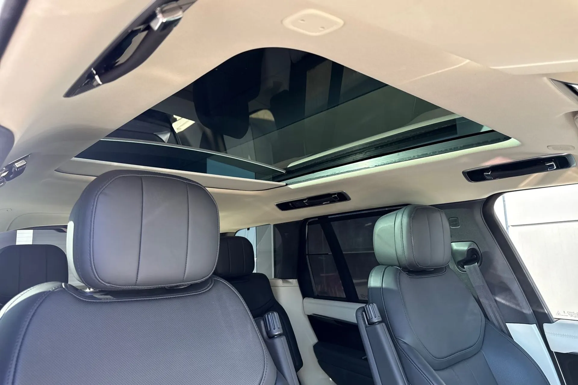 LAND ROVER RANGE ROVER thumbnail image number 9