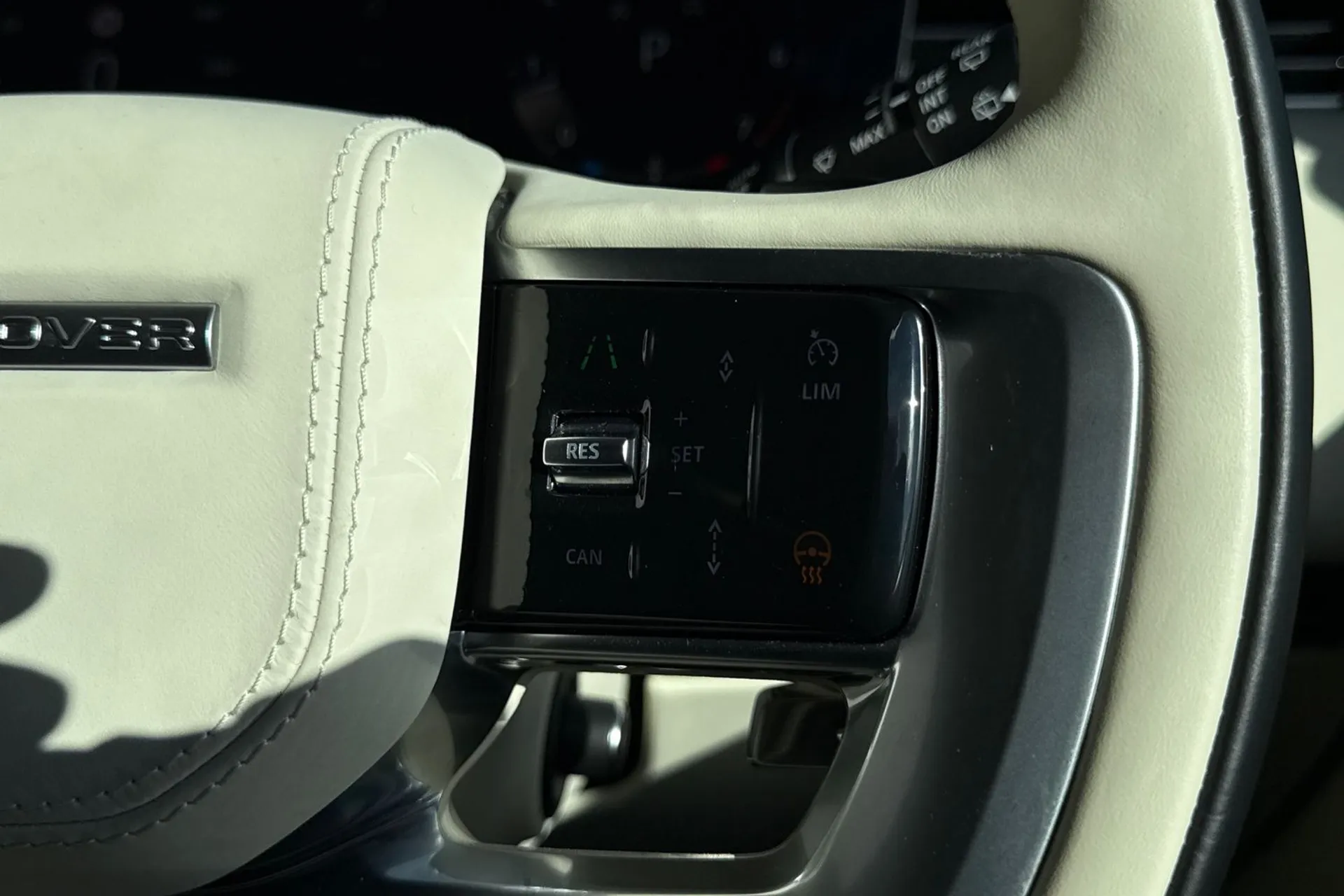 LAND ROVER RANGE ROVER thumbnail image number 37