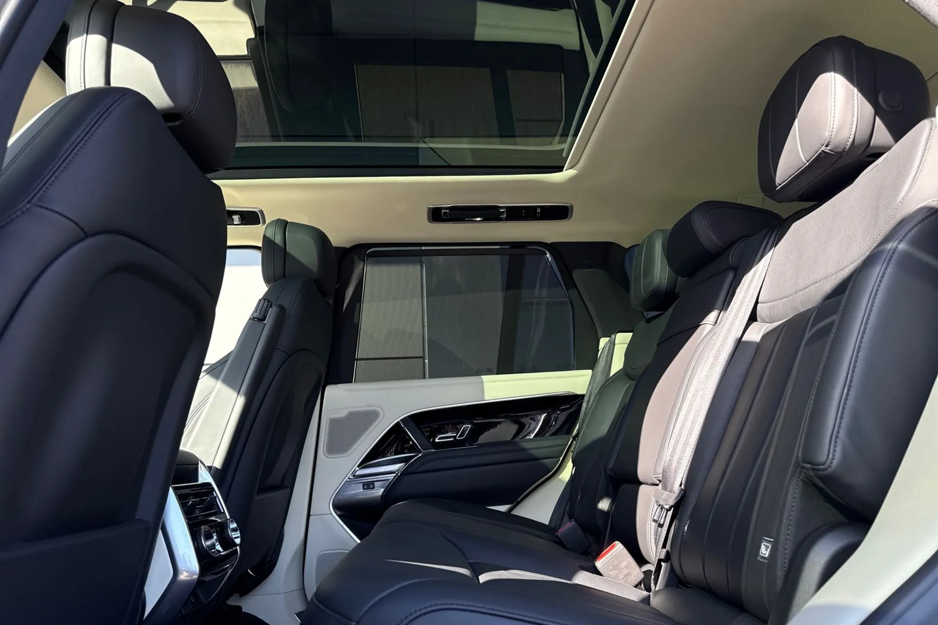 LAND ROVER RANGE ROVER thumbnail image number 63