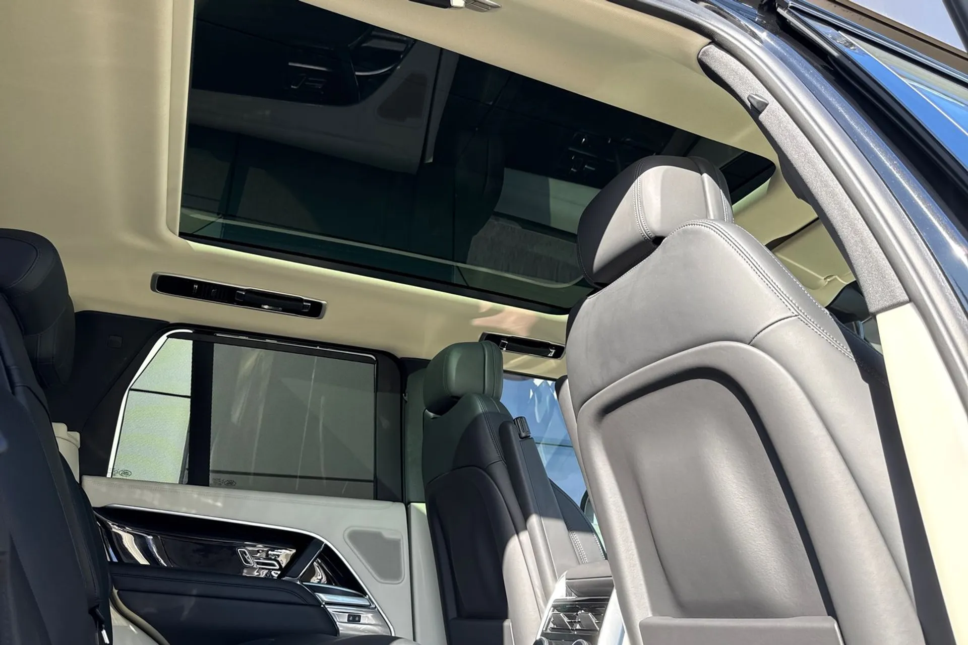 LAND ROVER RANGE ROVER thumbnail image number 45