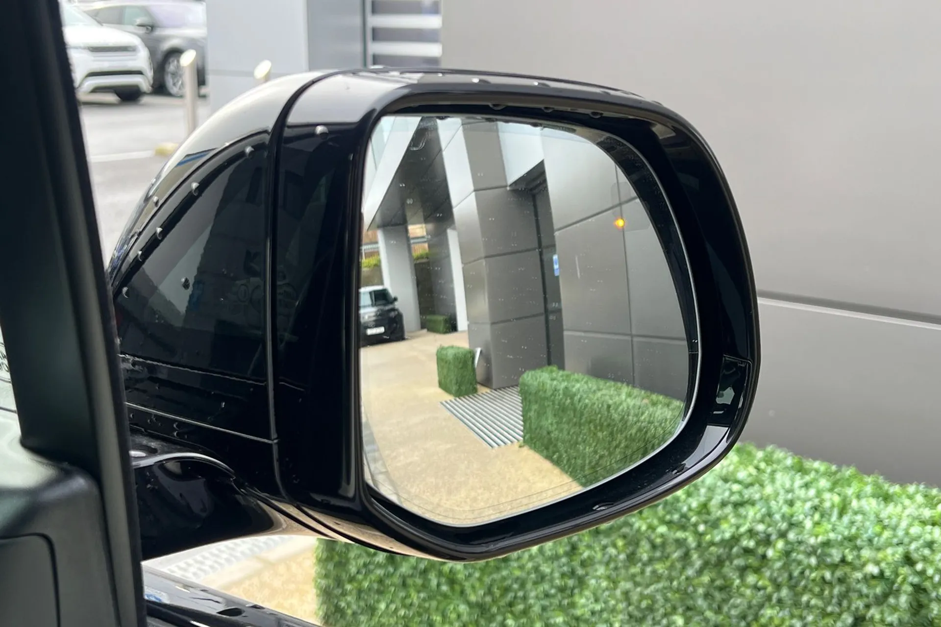 LAND ROVER RANGE ROVER thumbnail image number 20