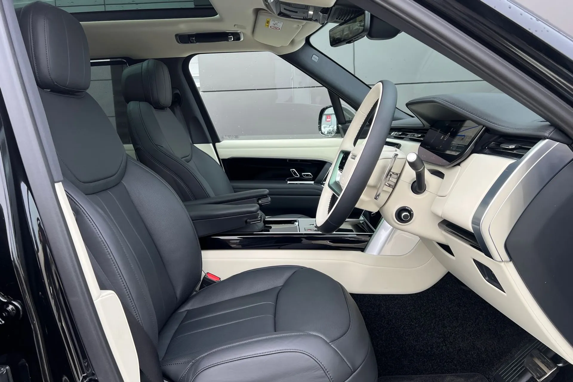 LAND ROVER RANGE ROVER thumbnail image number 27