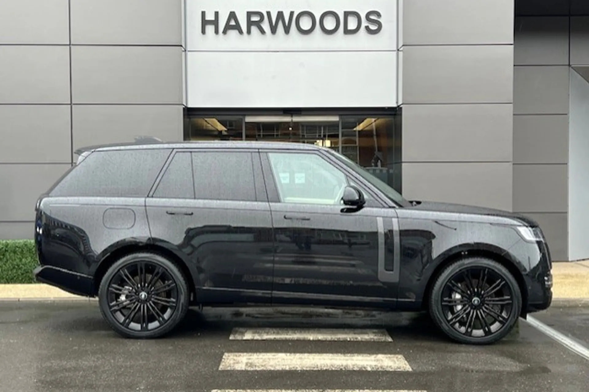 LAND ROVER RANGE ROVER thumbnail image number 2