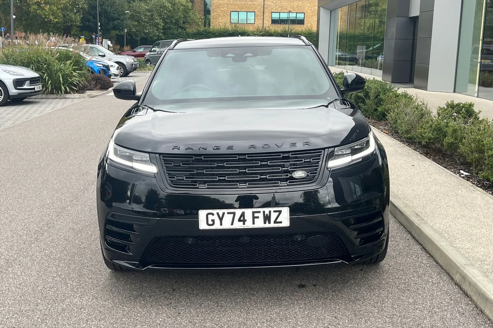 LAND ROVER RANGE ROVER VELAR thumbnail image number 14