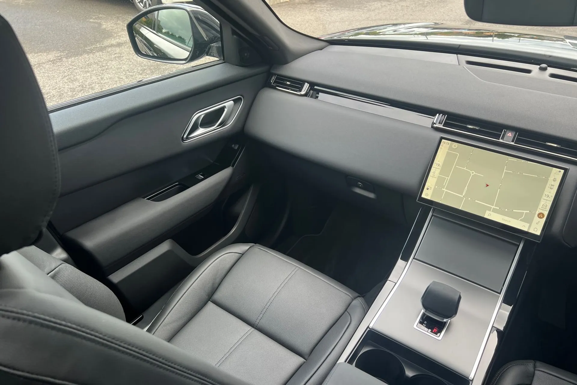 LAND ROVER RANGE ROVER VELAR thumbnail image number 20