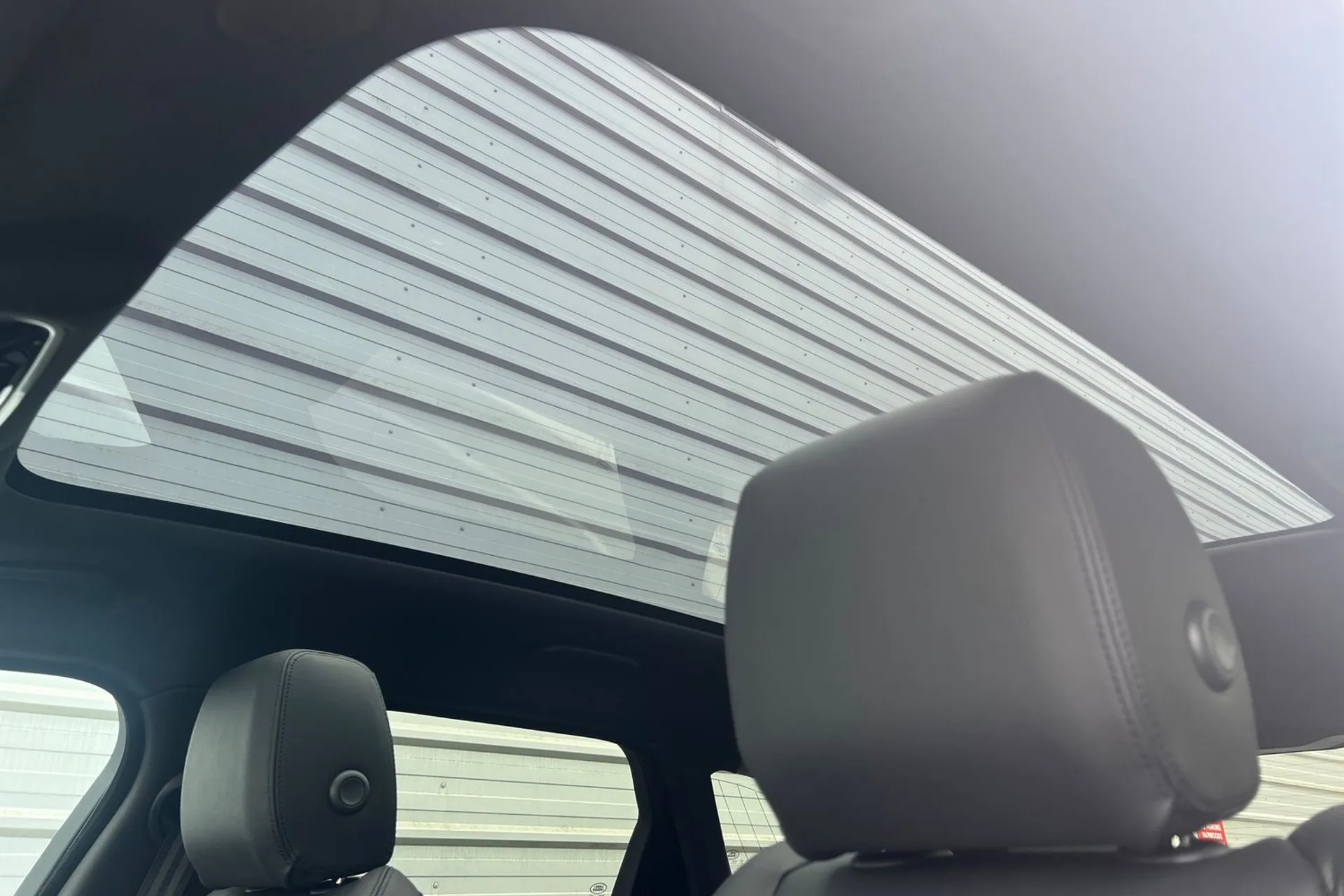 LAND ROVER RANGE ROVER VELAR thumbnail image number 6